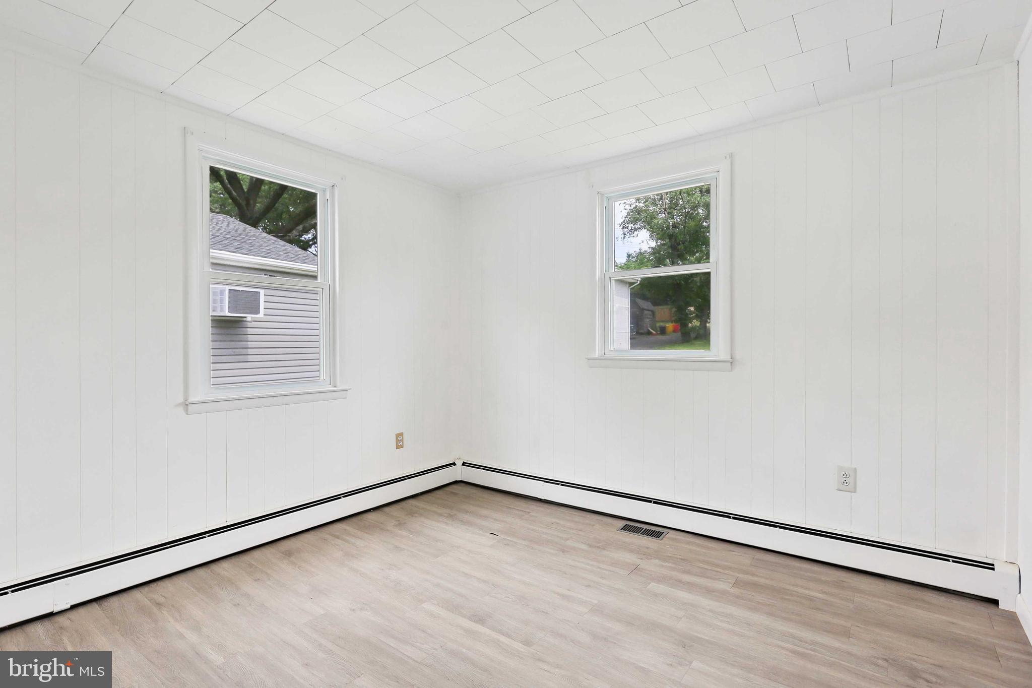 UPPER MAGOTHY BEACH - Residential