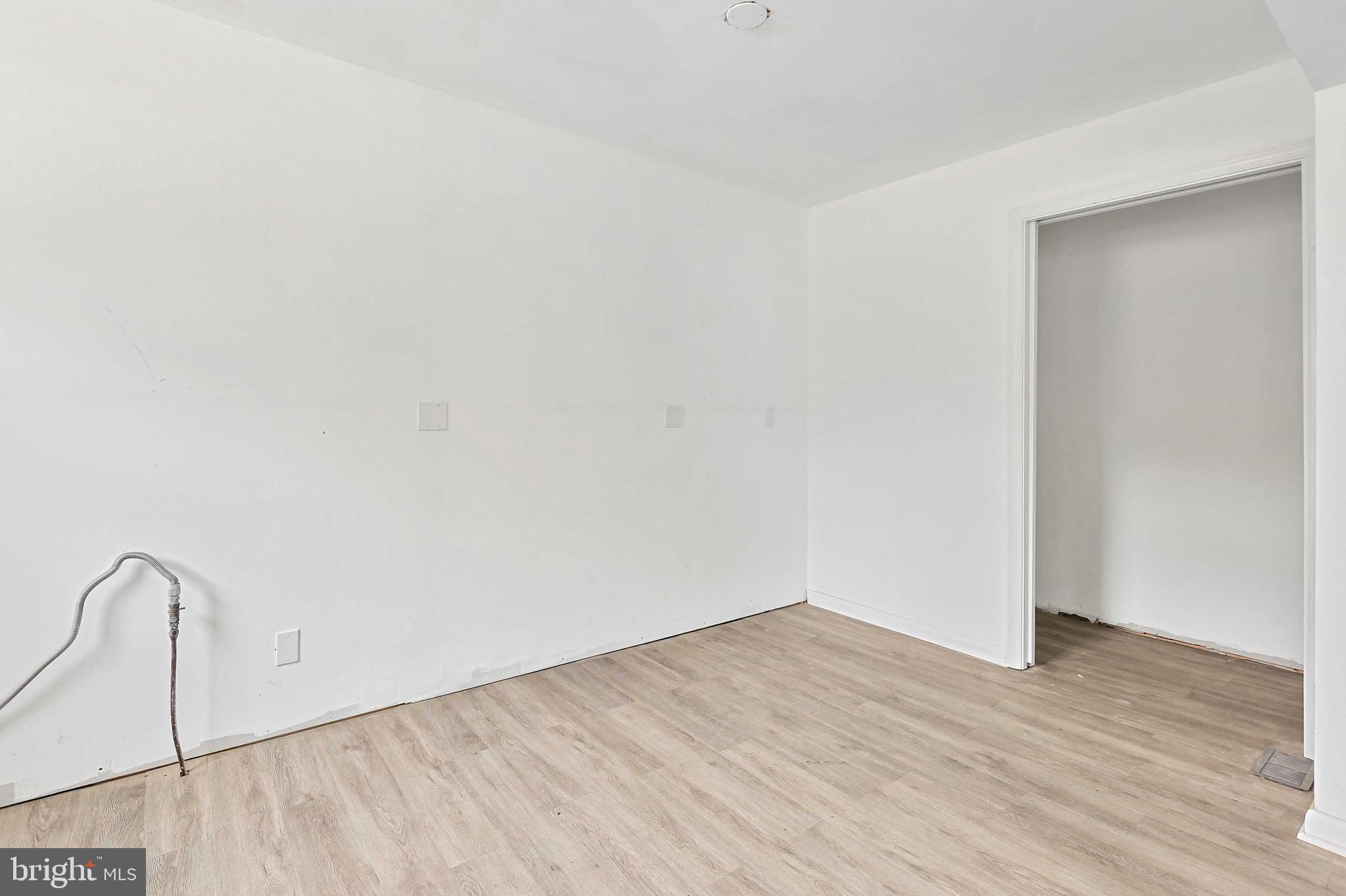 UPPER MAGOTHY BEACH - Residential