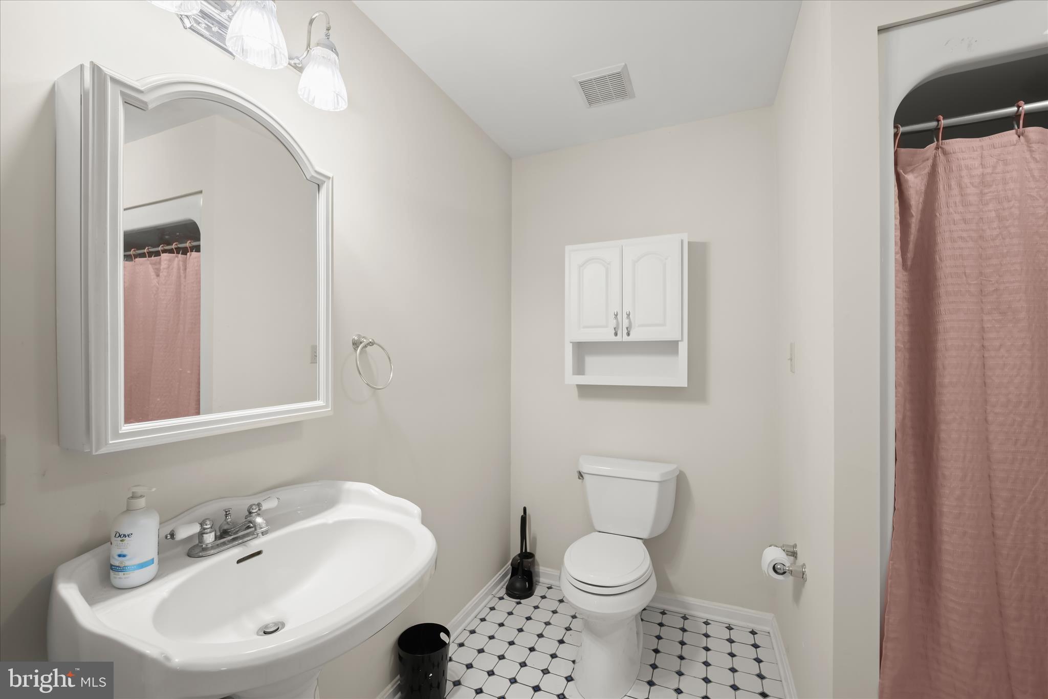 HOLLAND CLIFF SHORES - Residential