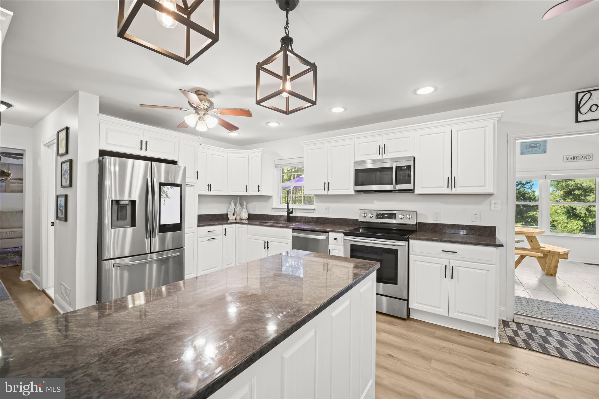 HOLLAND CLIFF SHORES - Residential