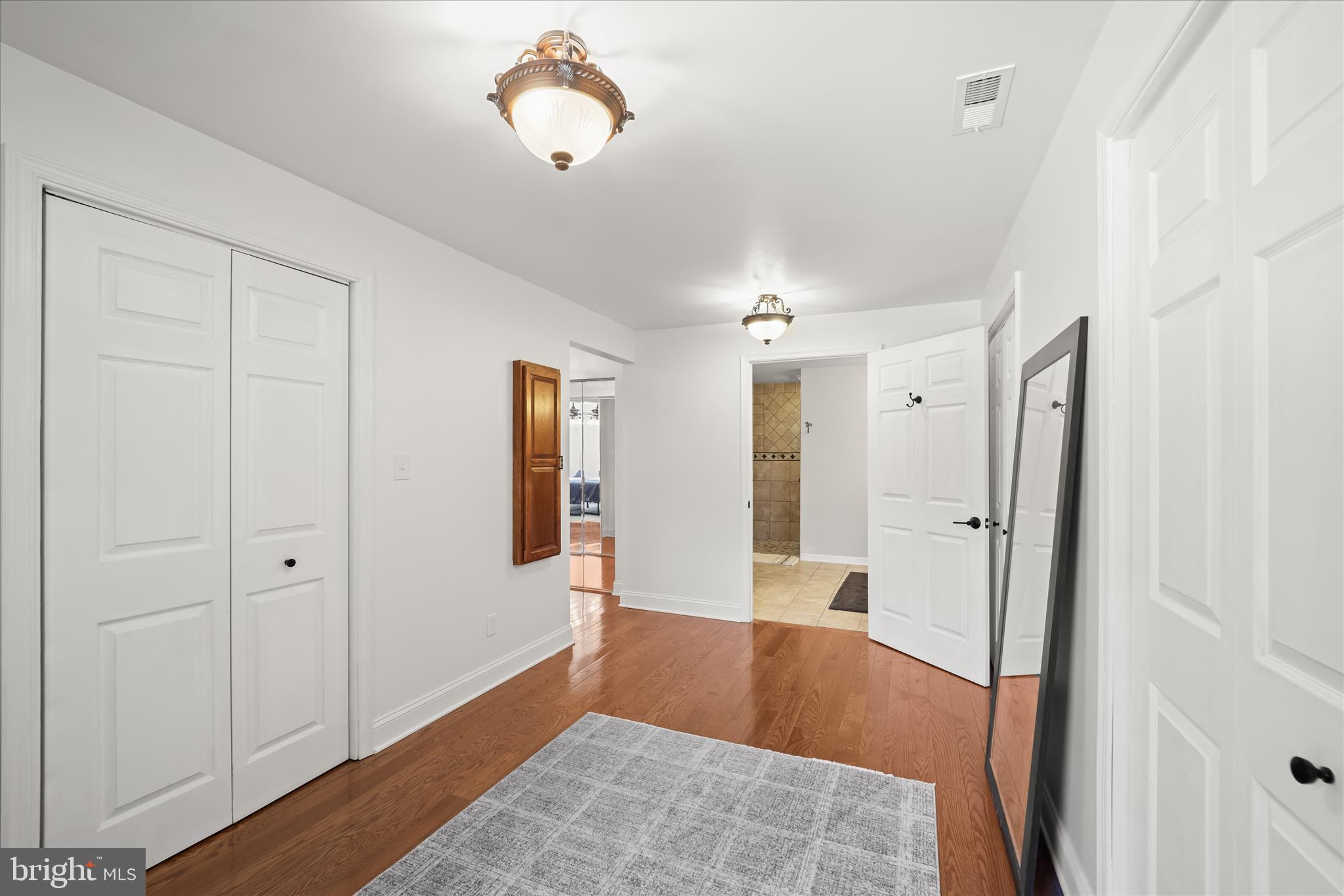 HOLLAND CLIFF SHORES - Residential