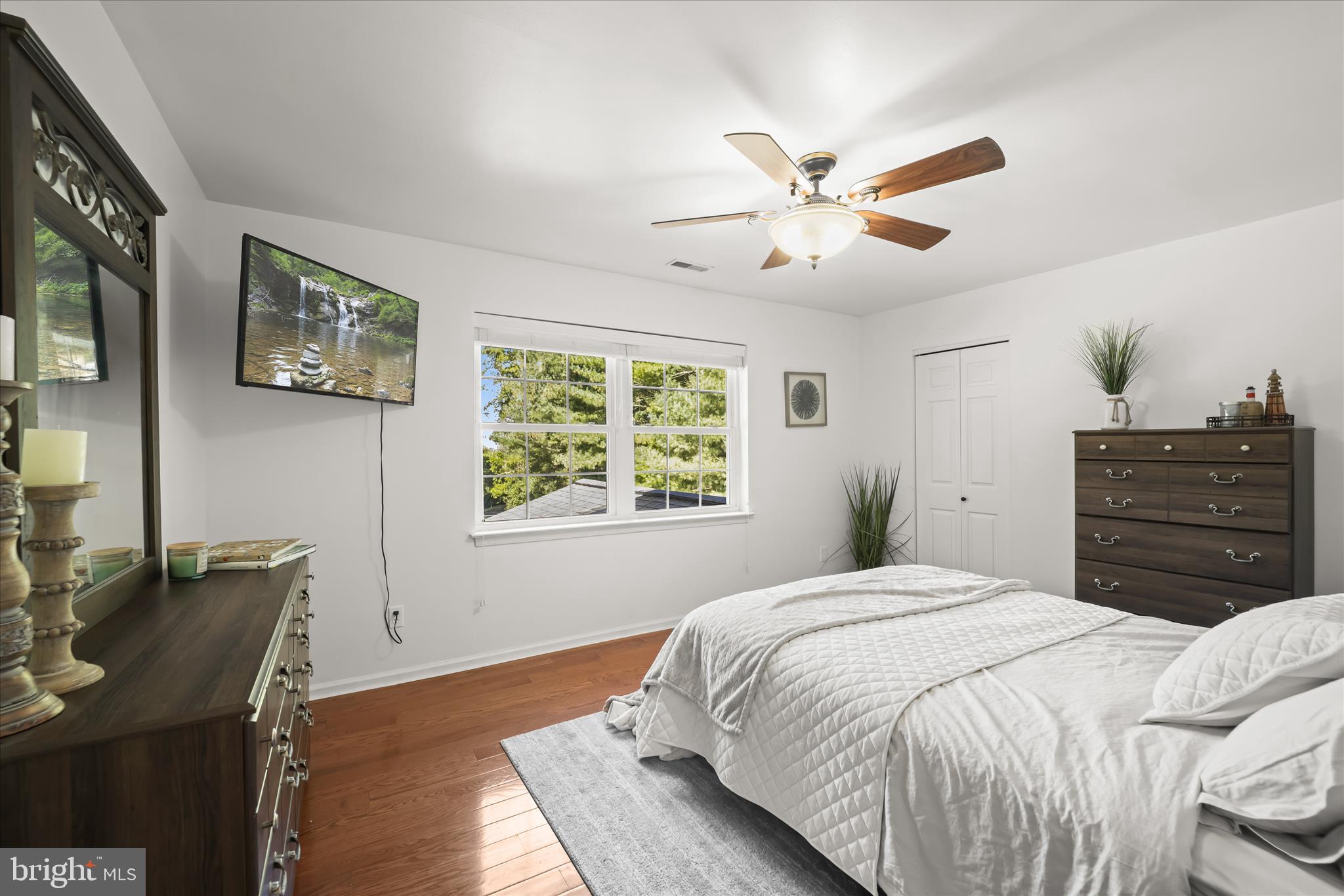 HOLLAND CLIFF SHORES - Residential