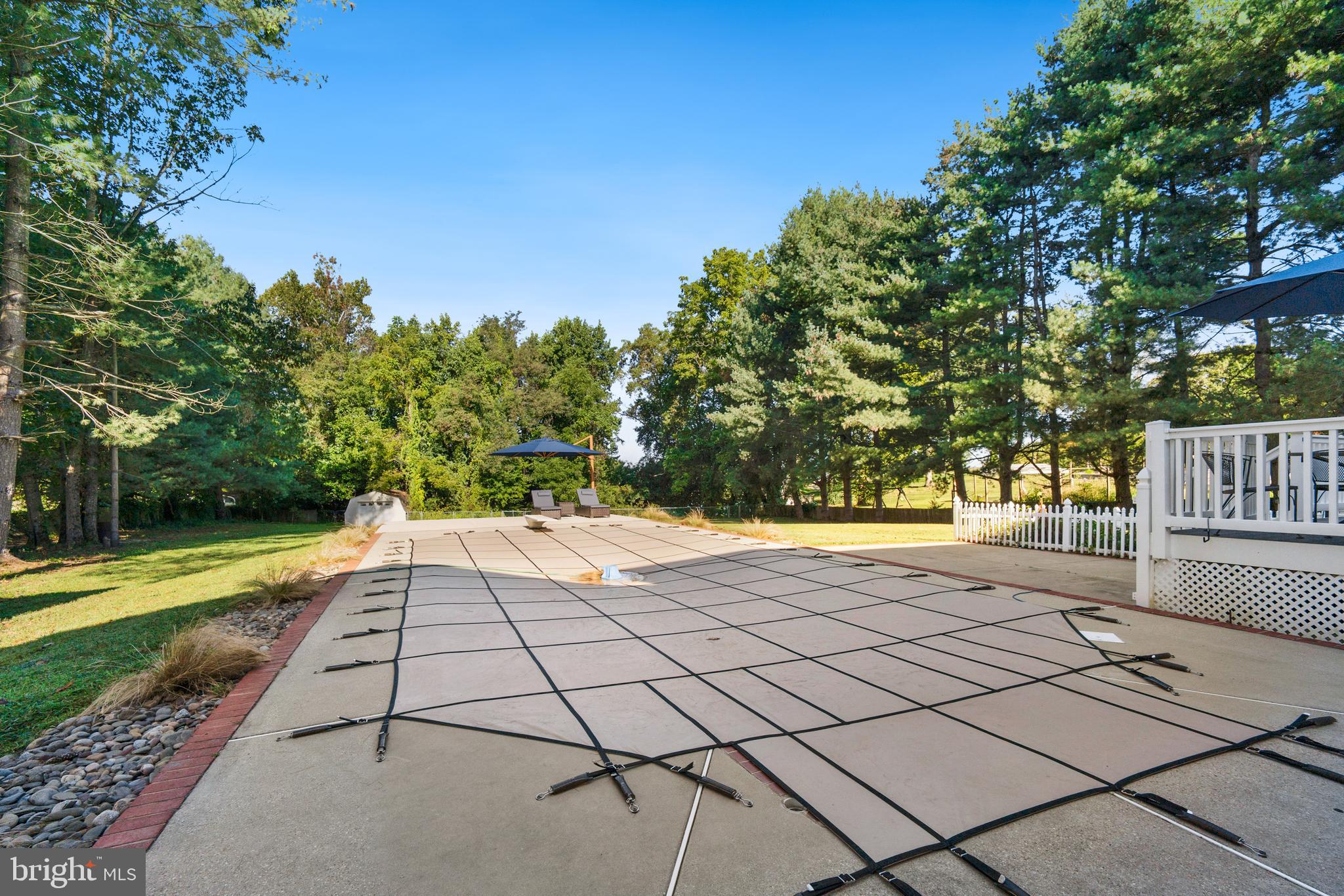 HOLLAND CLIFF SHORES - Residential