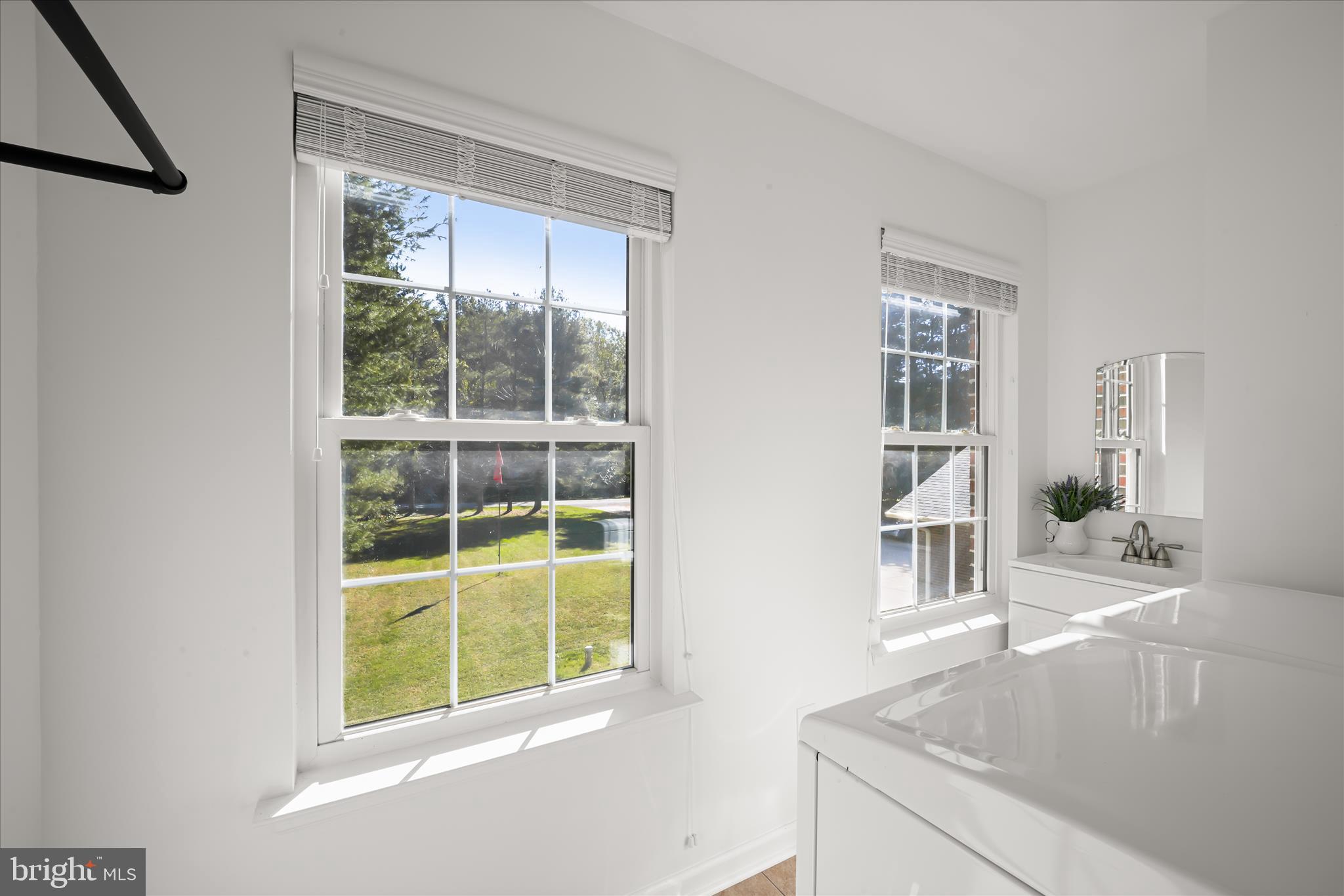 HOLLAND CLIFF SHORES - Residential