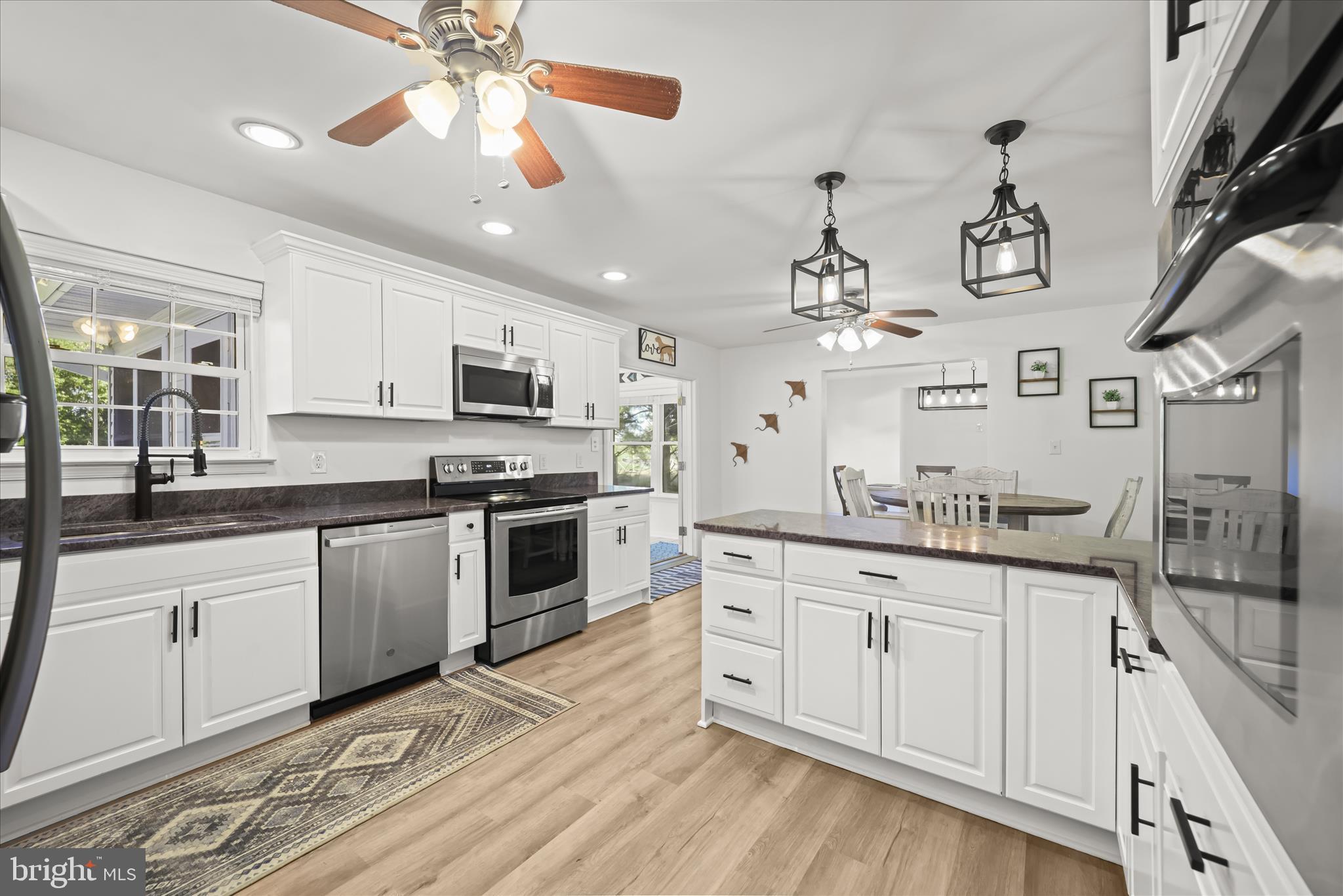 HOLLAND CLIFF SHORES - Residential