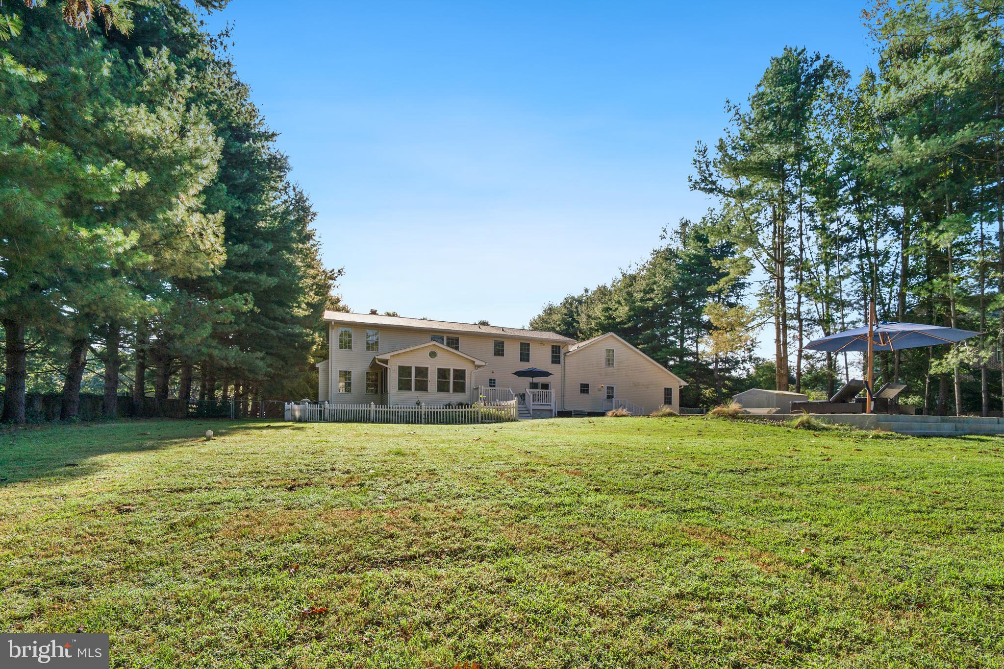 HOLLAND CLIFF SHORES - Residential