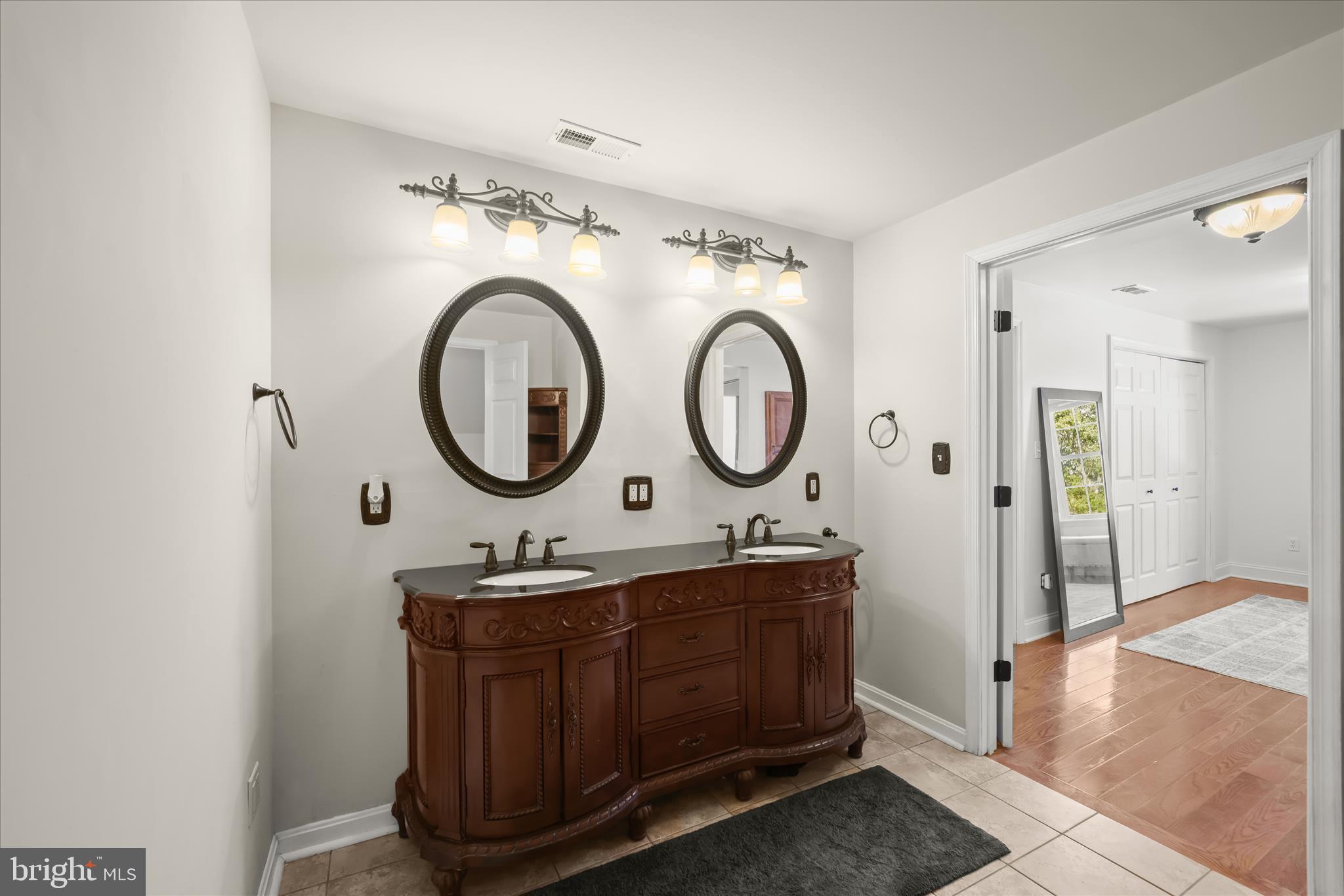 HOLLAND CLIFF SHORES - Residential