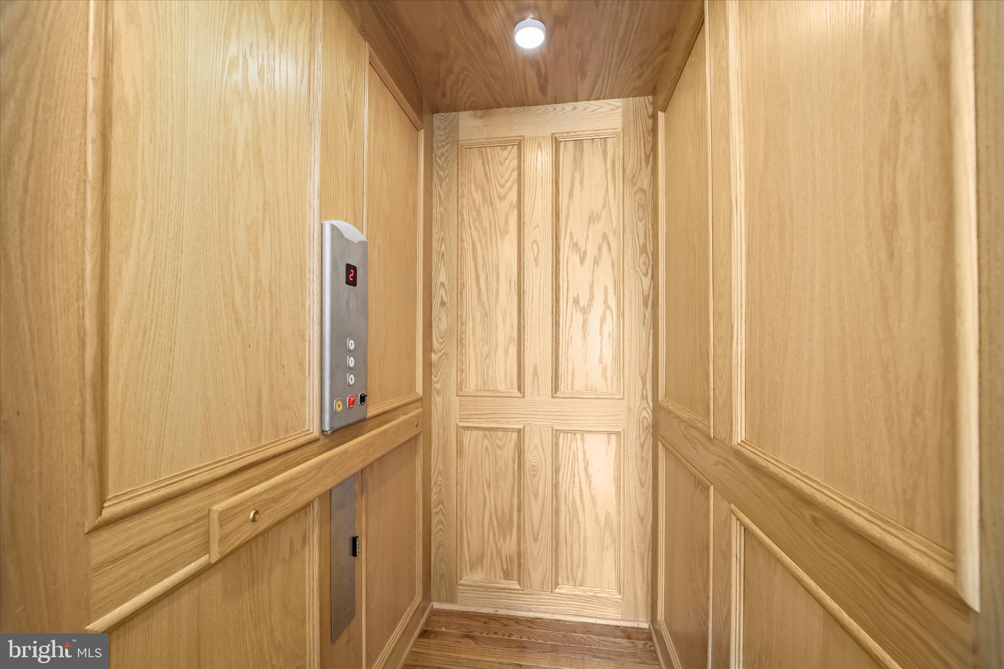 HOLLAND CLIFF SHORES - Residential