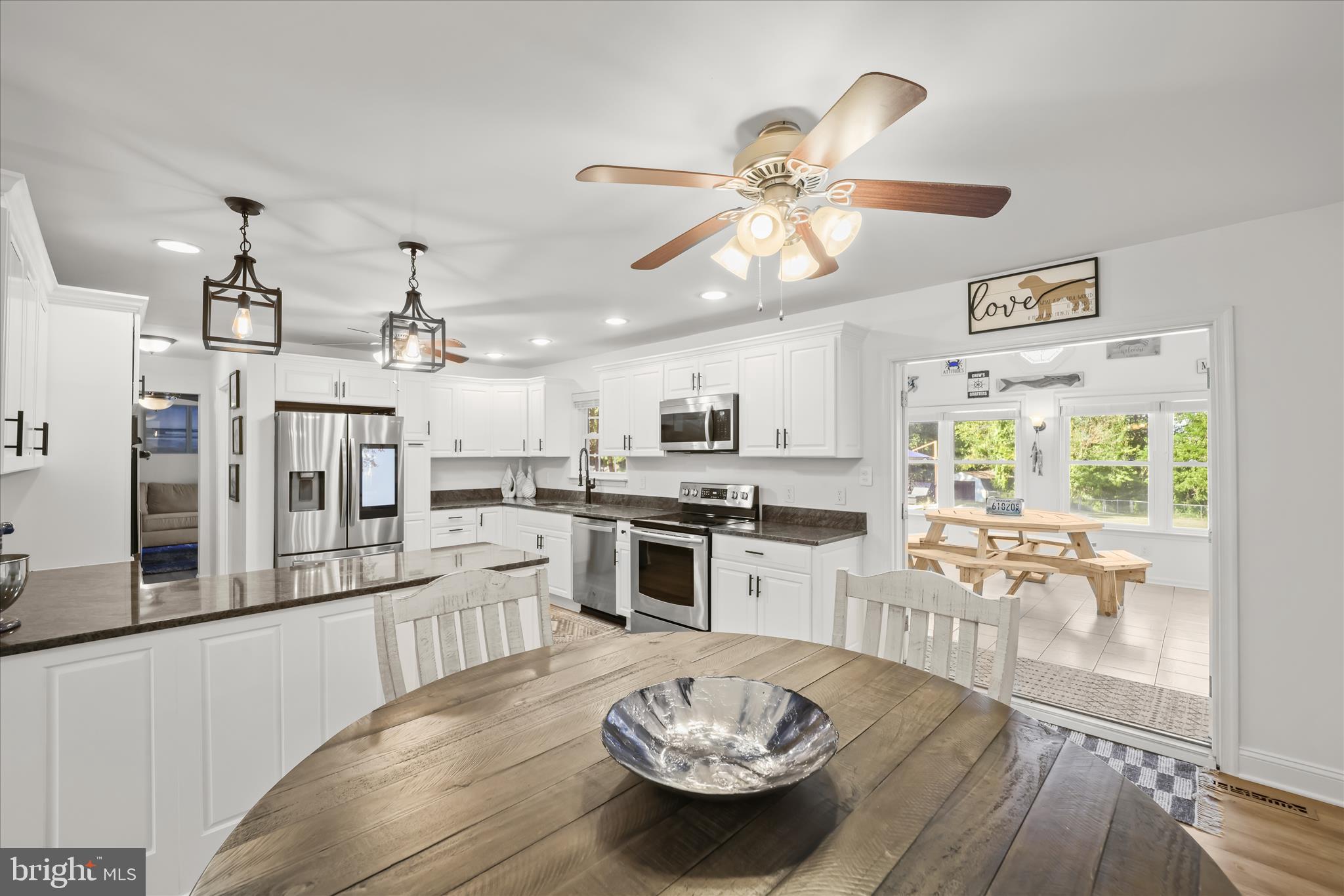 HOLLAND CLIFF SHORES - Residential