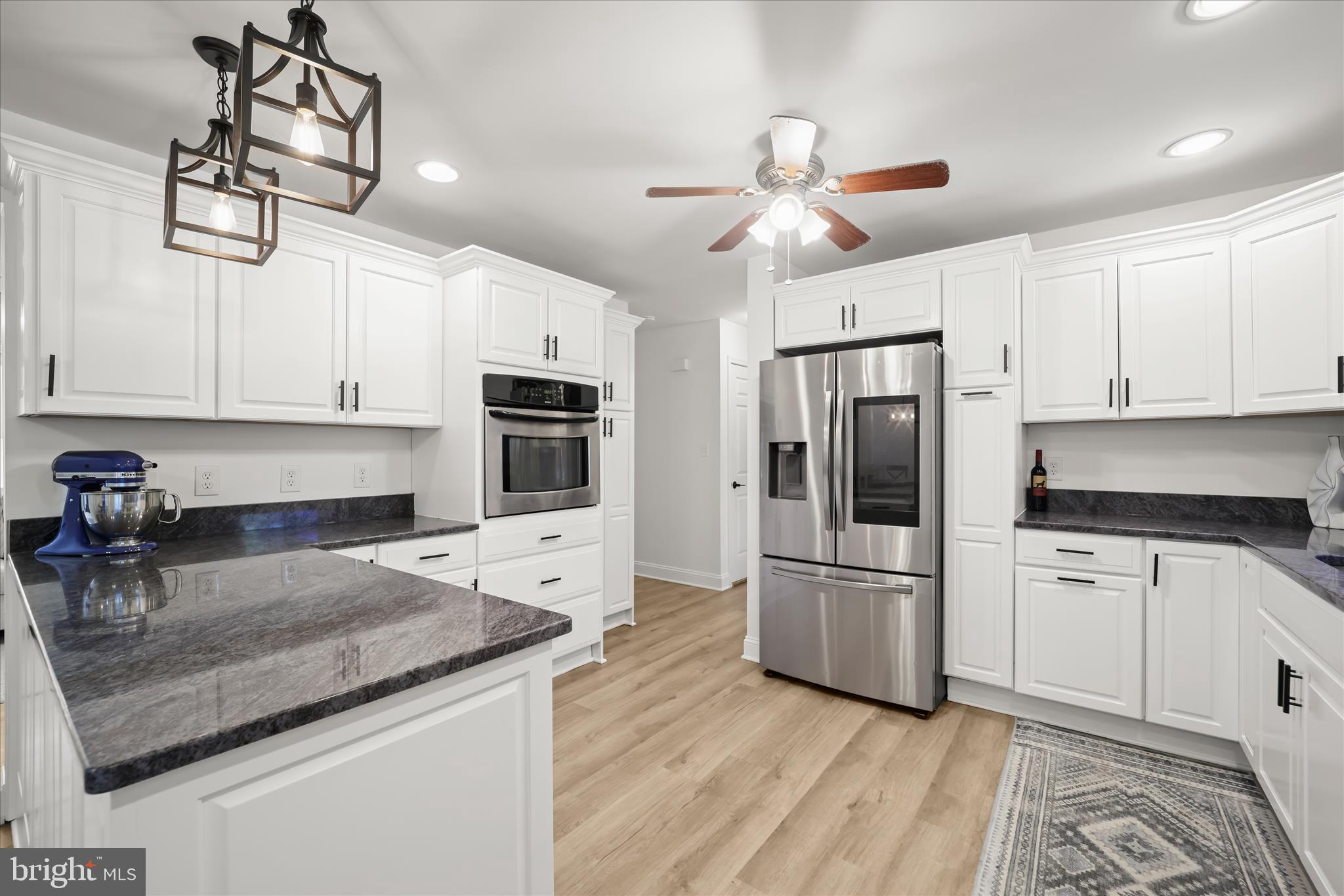 HOLLAND CLIFF SHORES - Residential