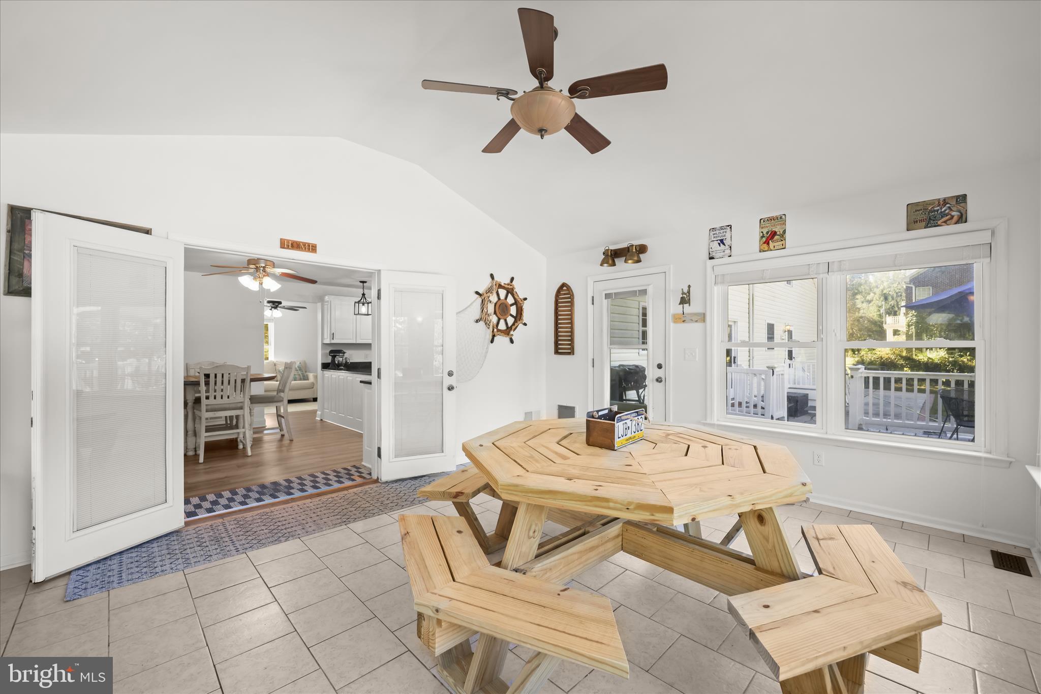 HOLLAND CLIFF SHORES - Residential