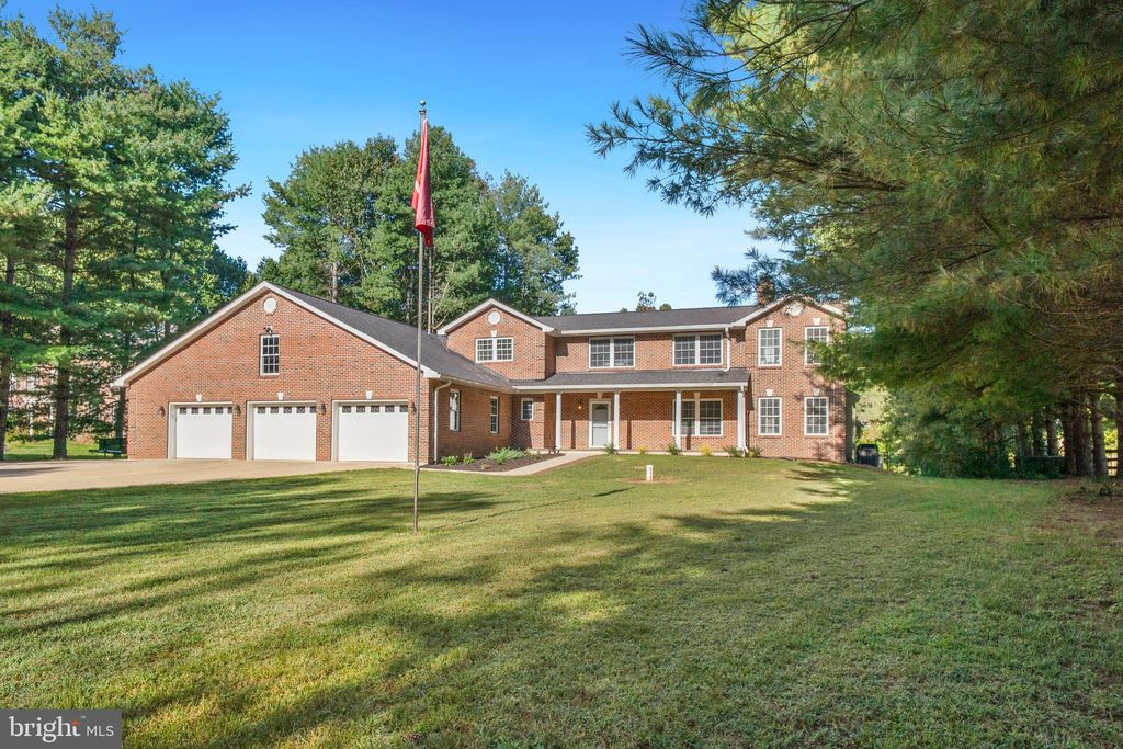 Photo of 3045 Holland Cliffs Road, HUNTINGTOWN, MD 20639 (MLS # MDCA2026306)