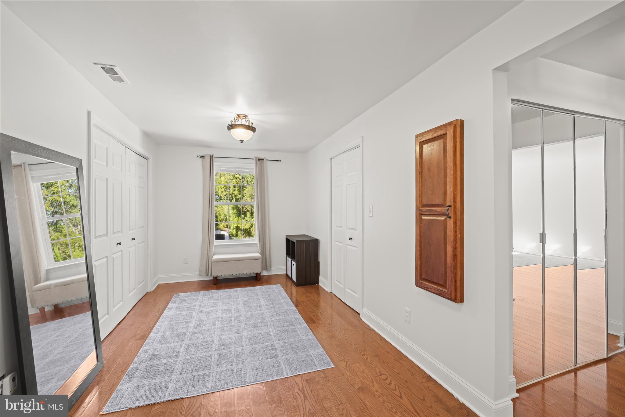 HOLLAND CLIFF SHORES - Residential