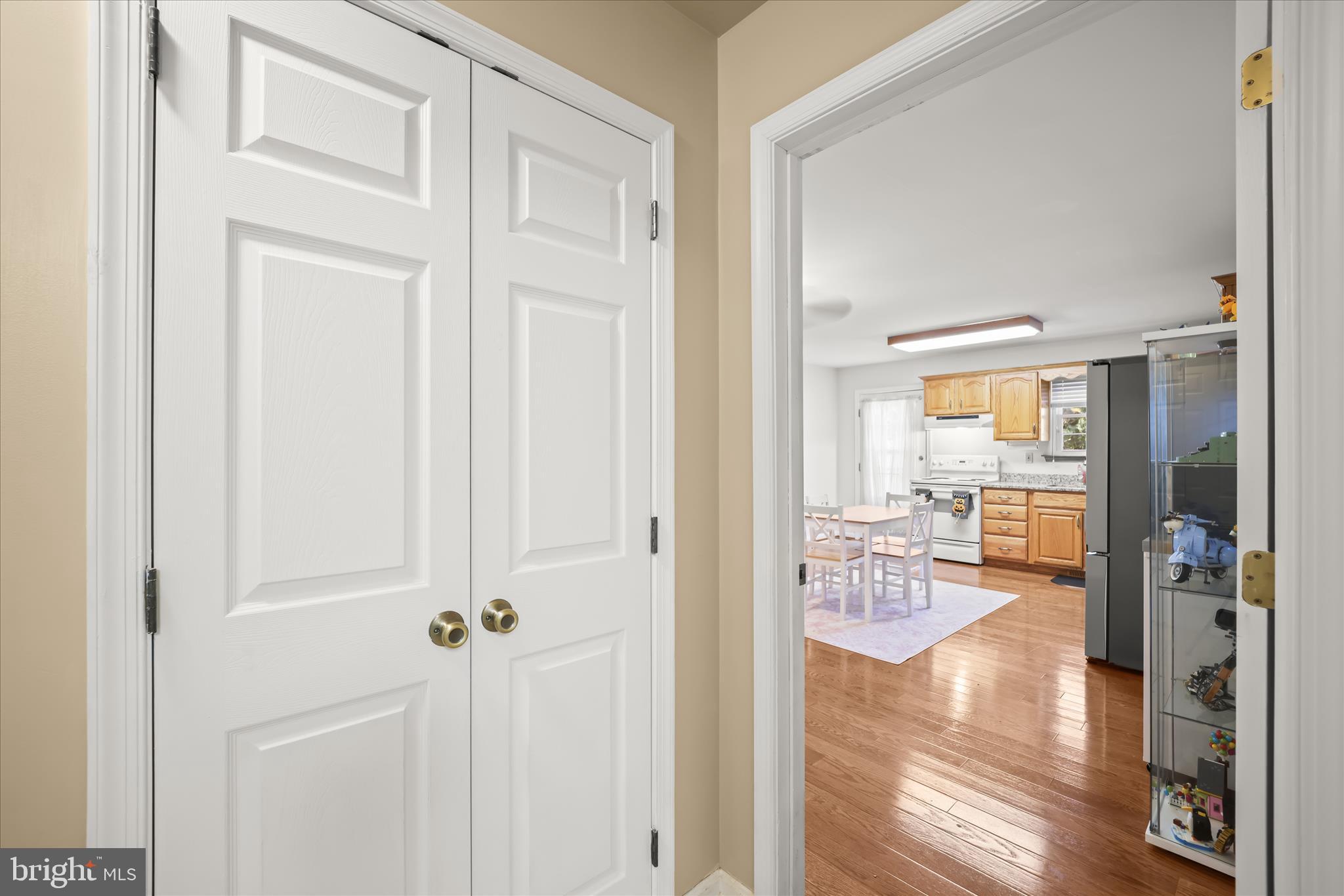 HOLLAND CLIFF SHORES - Residential