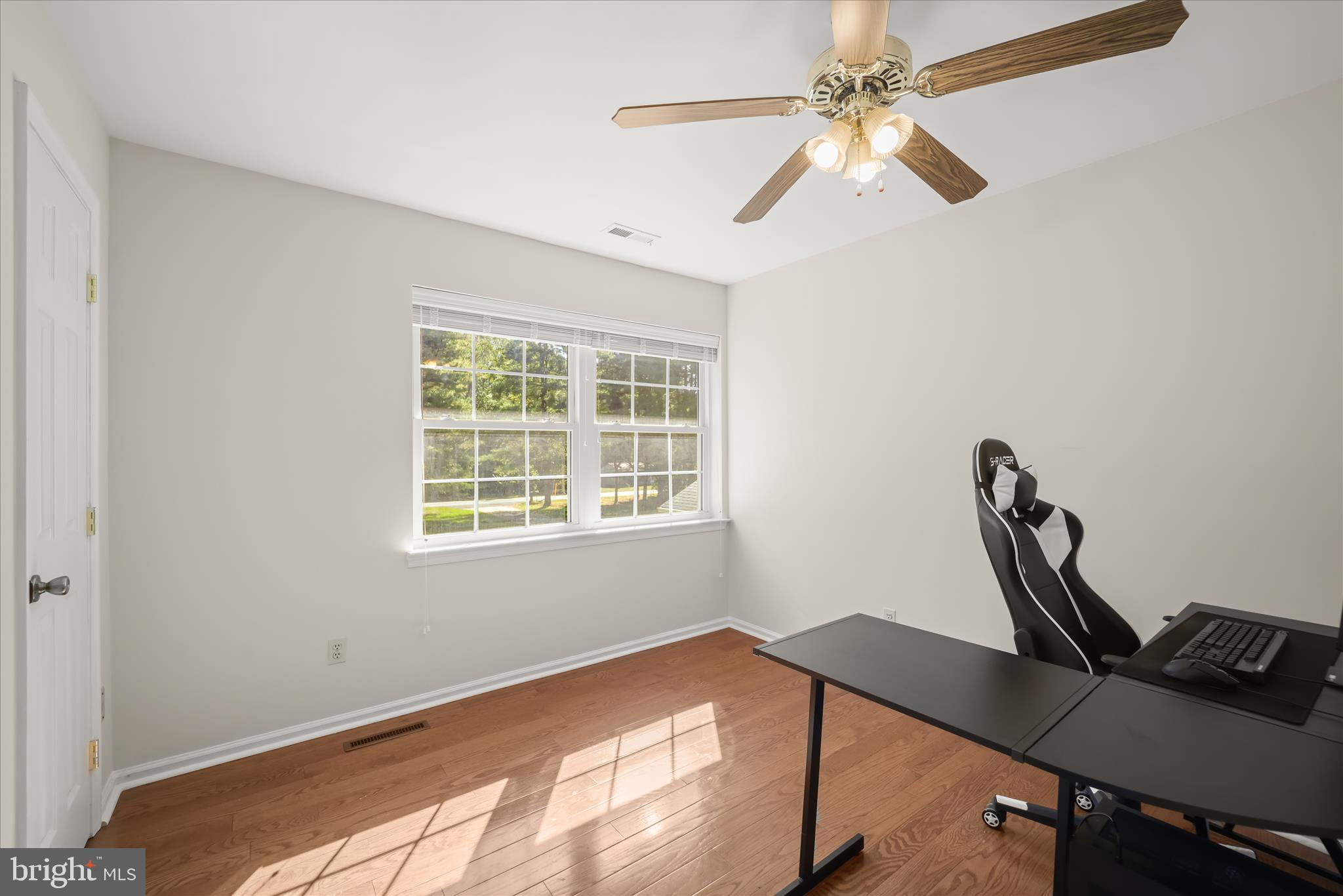 HOLLAND CLIFF SHORES - Residential