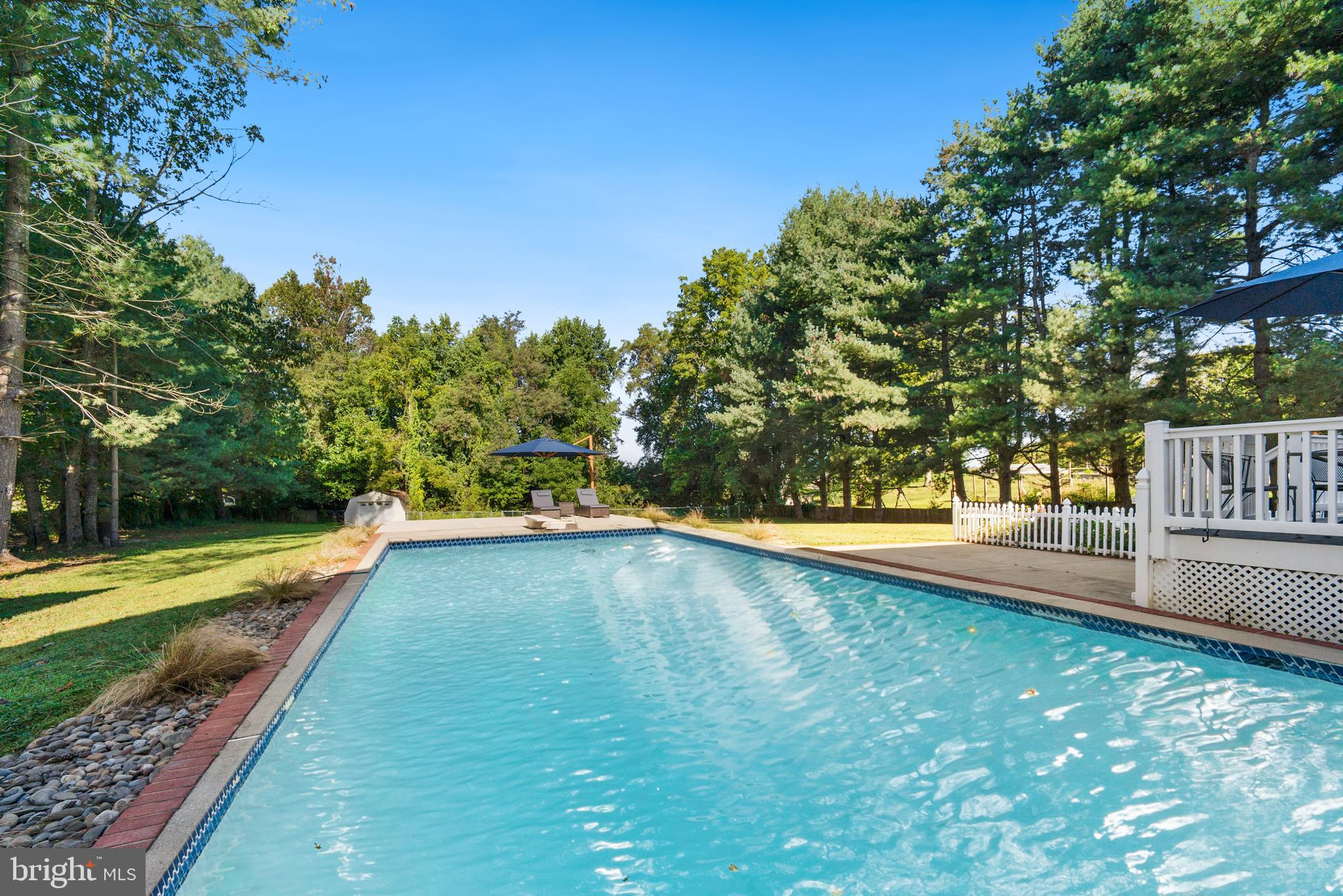 HOLLAND CLIFF SHORES - Residential