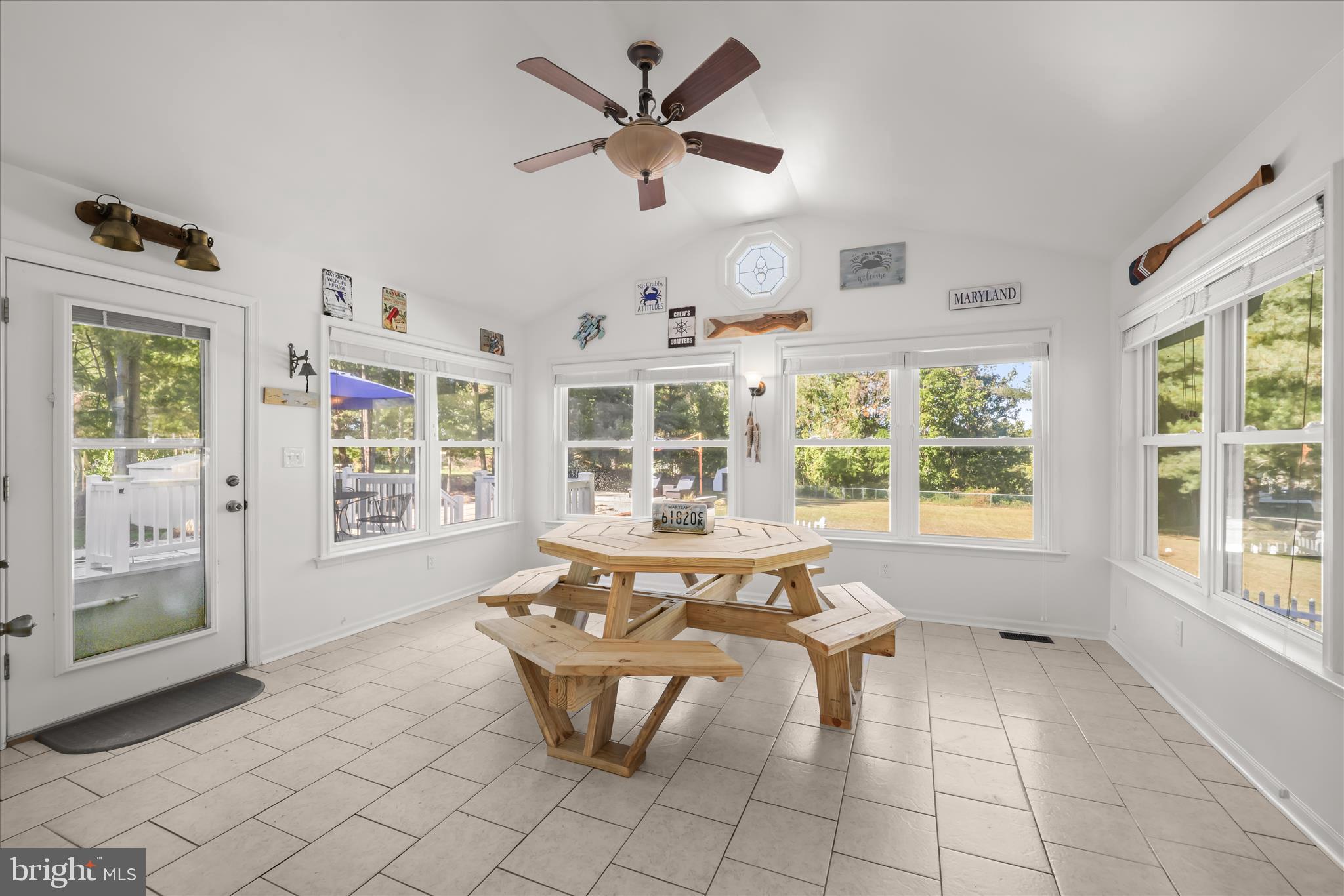 HOLLAND CLIFF SHORES - Residential