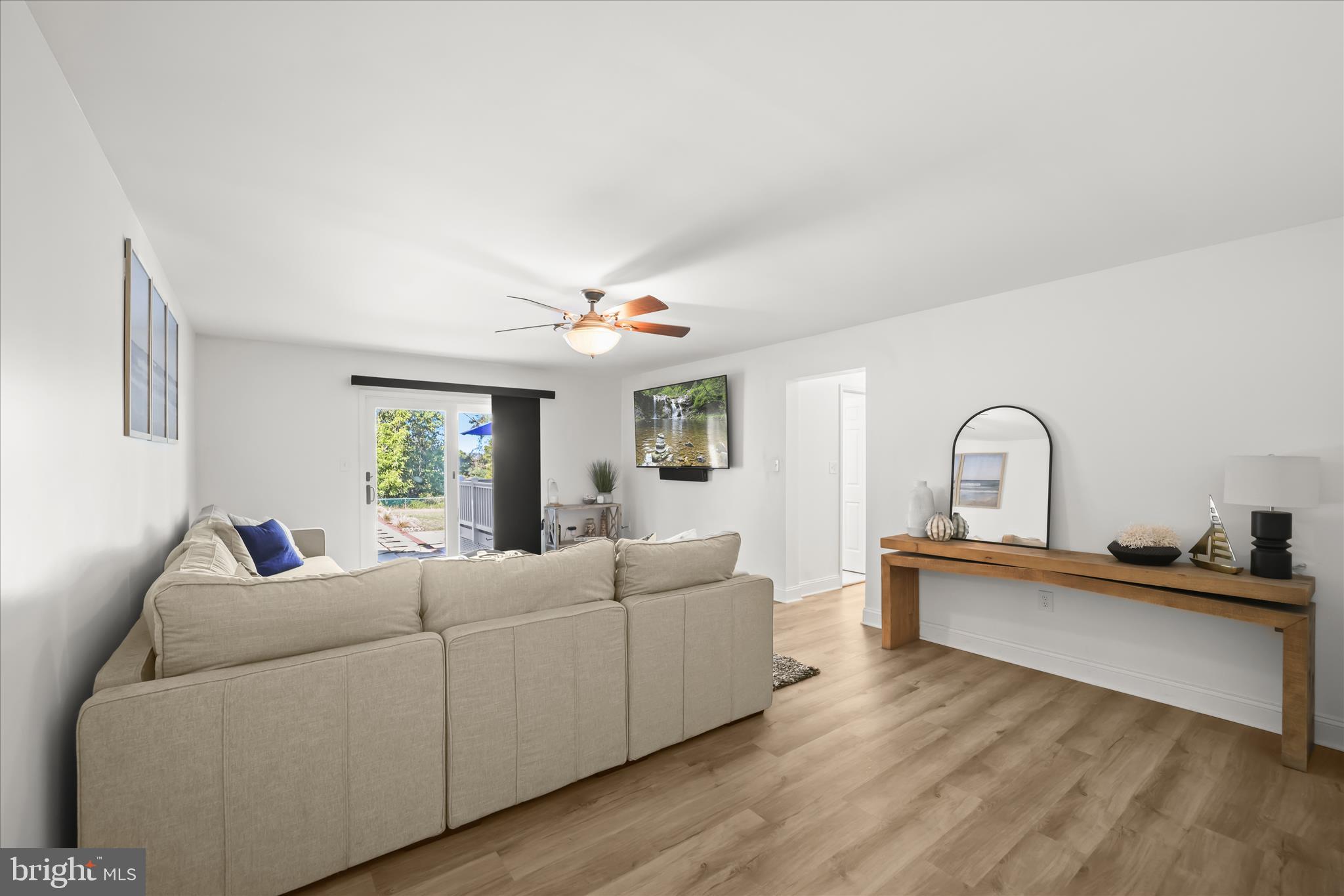 HOLLAND CLIFF SHORES - Residential