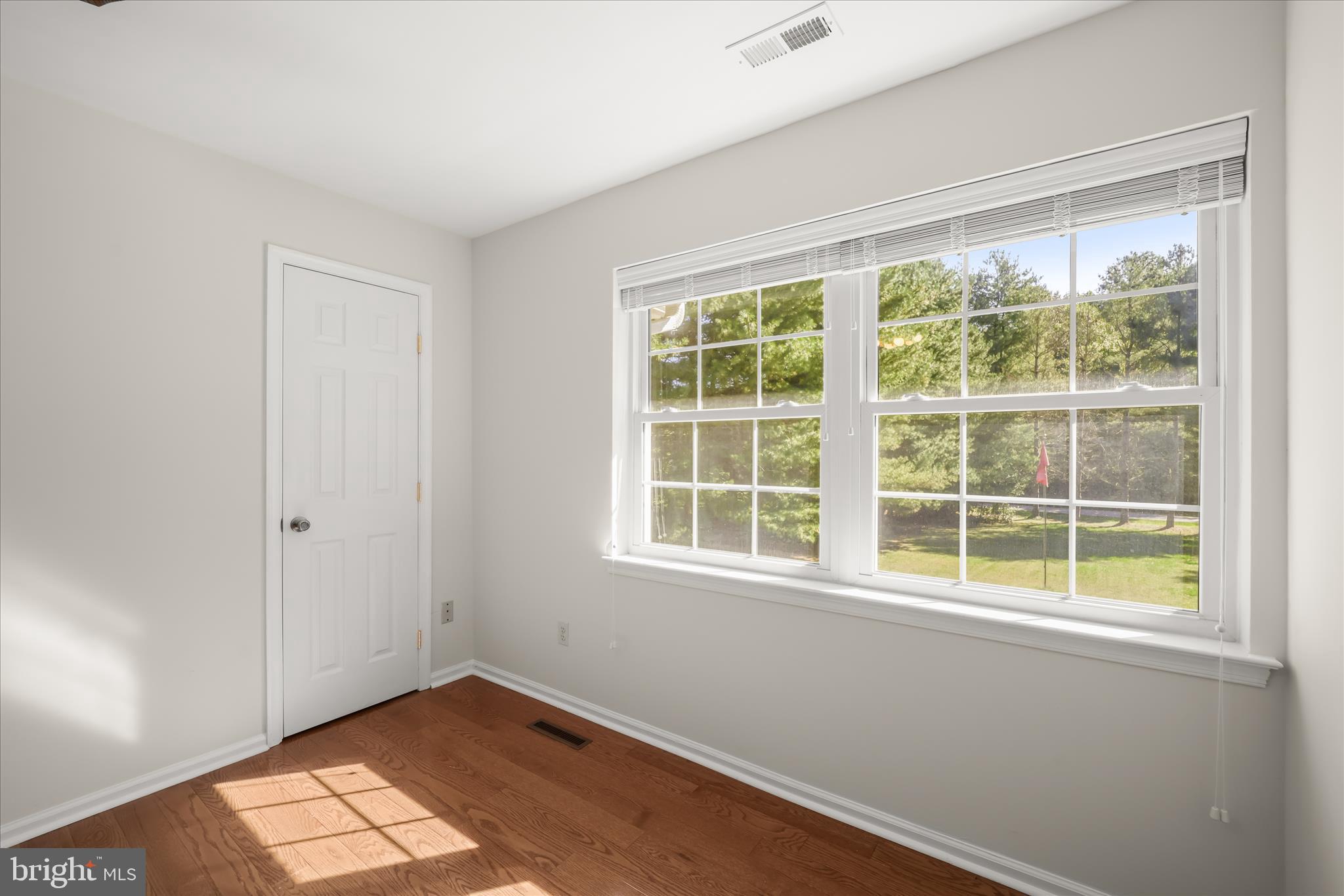 HOLLAND CLIFF SHORES - Residential