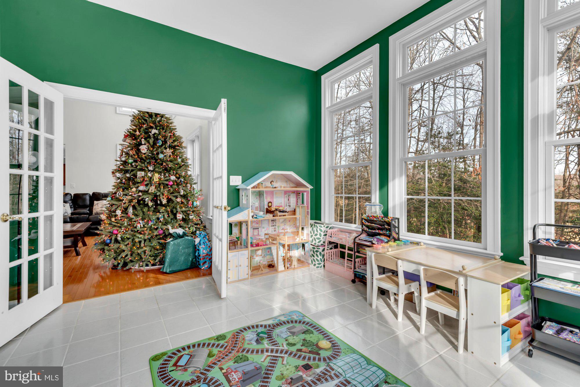 GREENSPRING AT COMPASS POINTE - Residential