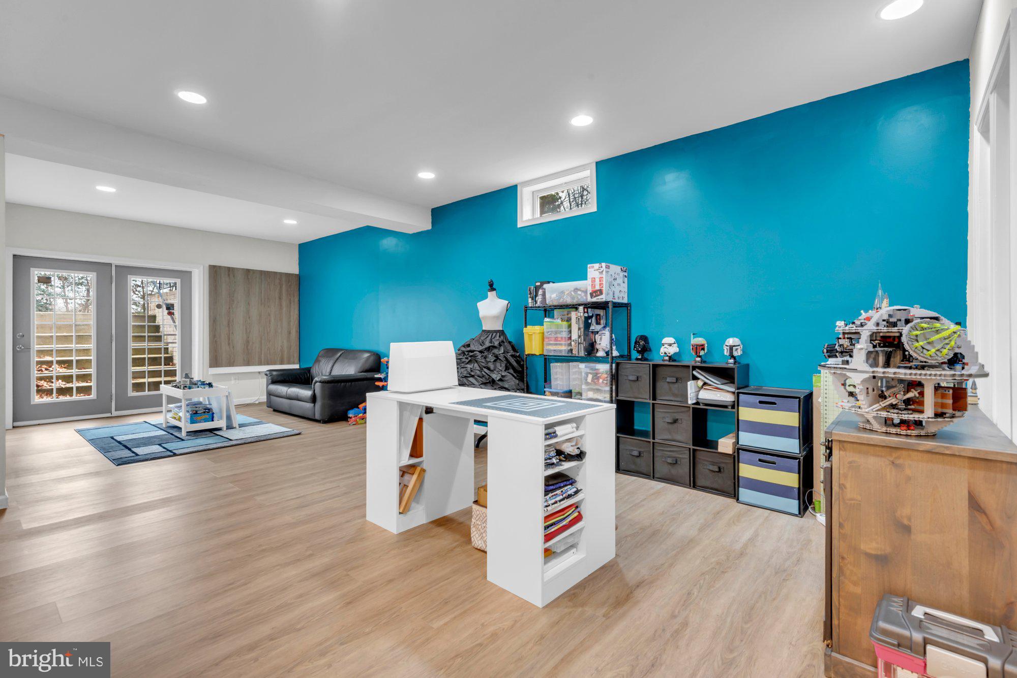 GREENSPRING AT COMPASS POINTE - Residential