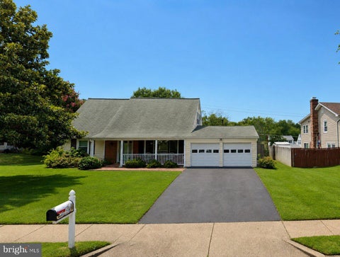 Photo of 4428 Middle Ridge Drive, FAIRFAX, VA 22033 (MLS # VAFX2342356)