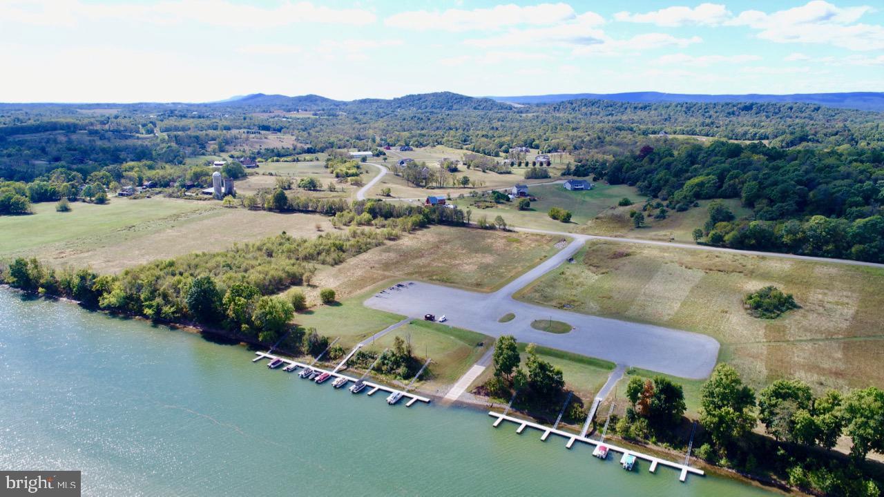 CROSSINGS ON THE POTOMAC - Residential