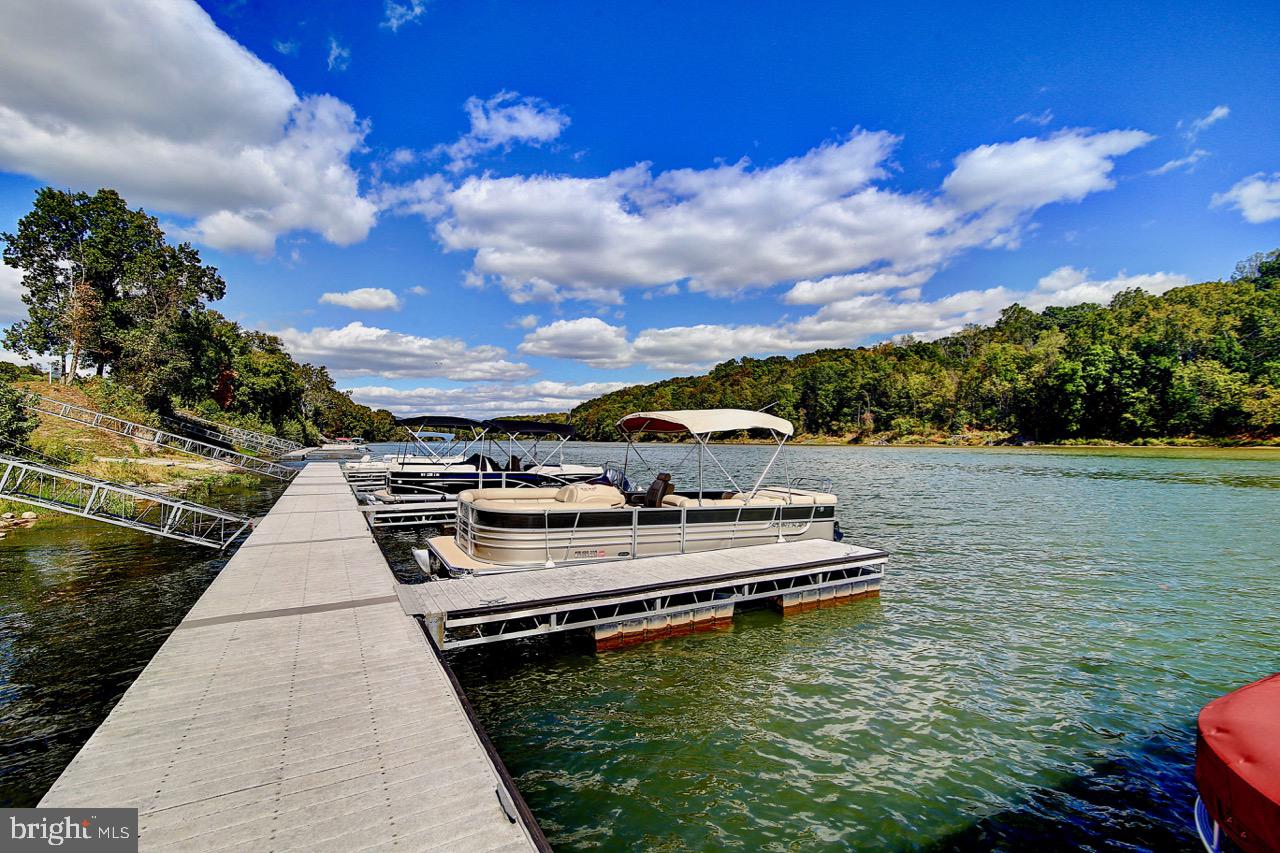 CROSSINGS ON THE POTOMAC - Residential
