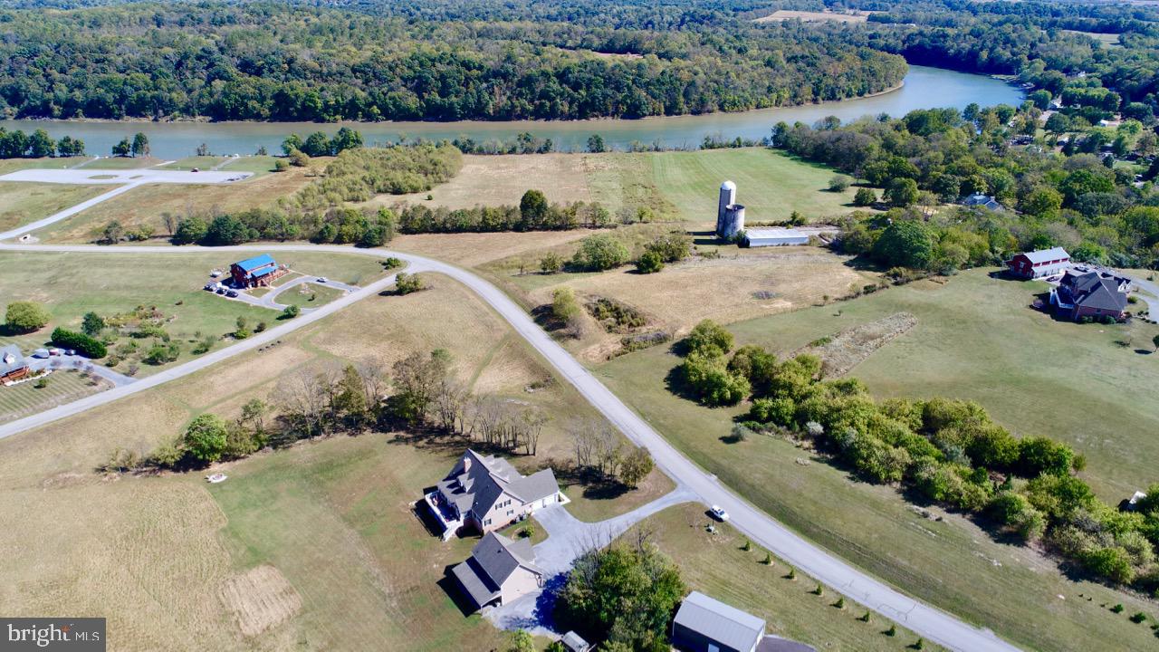 CROSSINGS ON THE POTOMAC - Residential