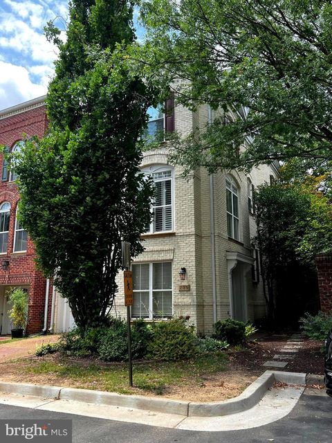 235 MURTHA STREET ALEXANDRIA VA 22304