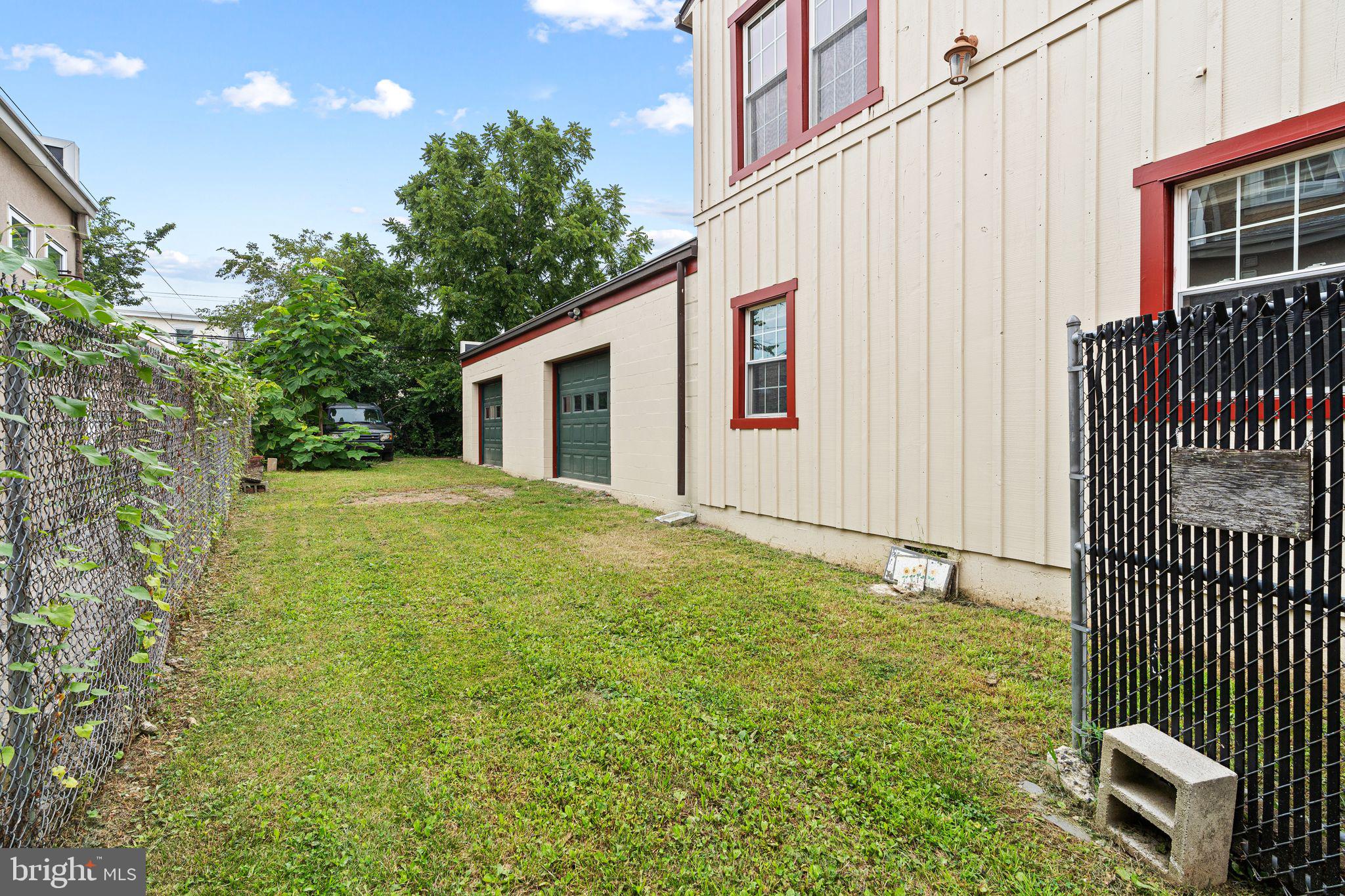 ROXBOROUGH - Residential