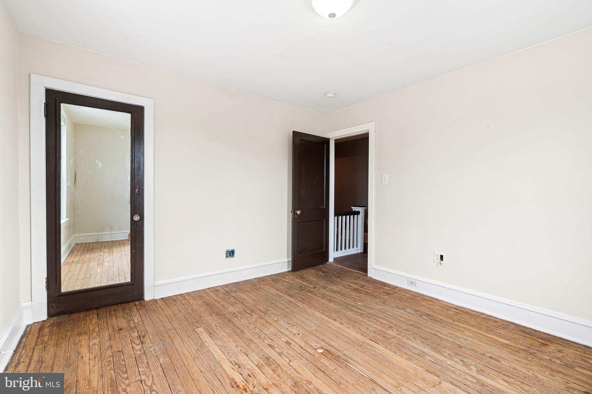 ROXBOROUGH - Residential