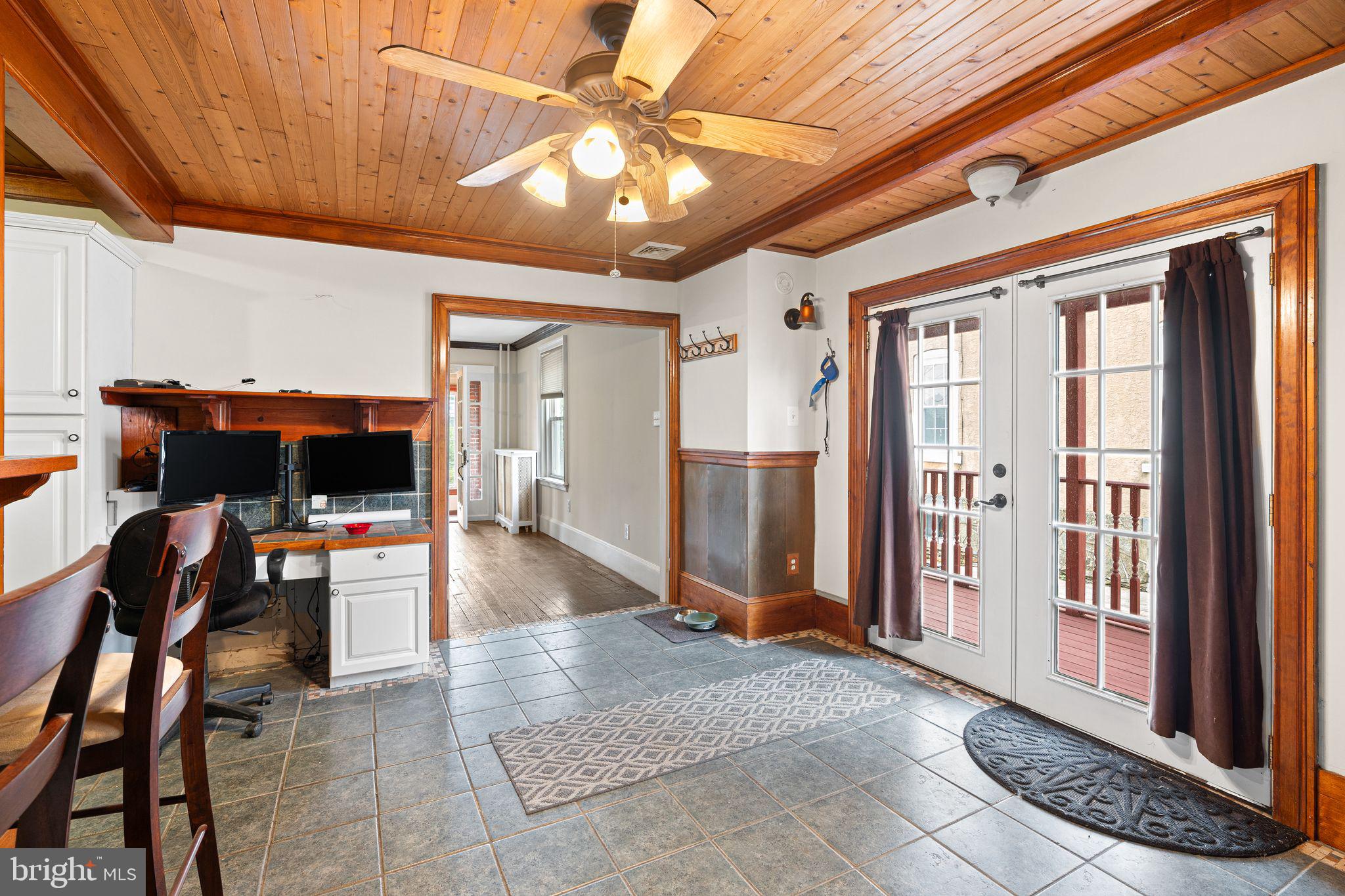 ROXBOROUGH - Residential