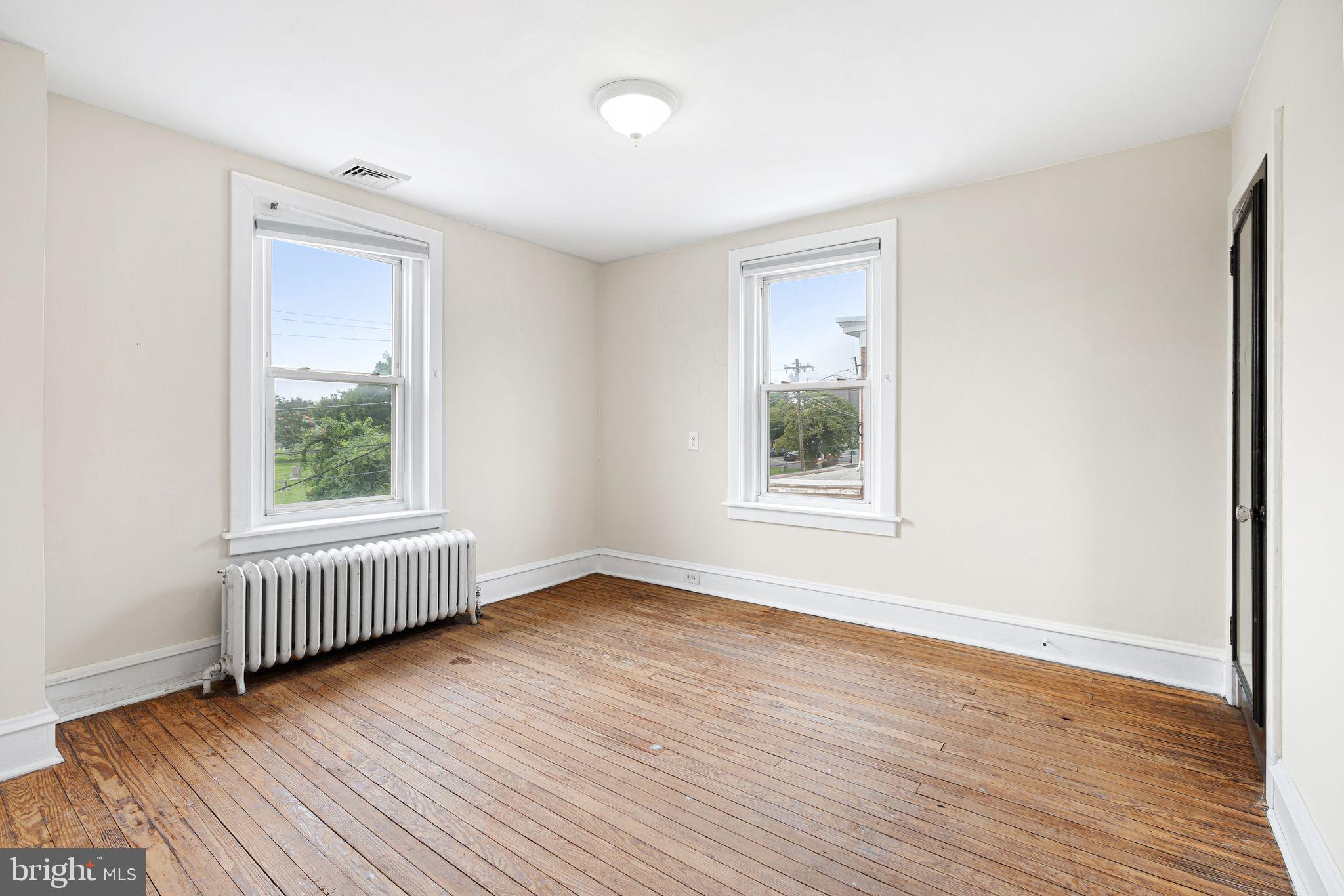 ROXBOROUGH - Residential