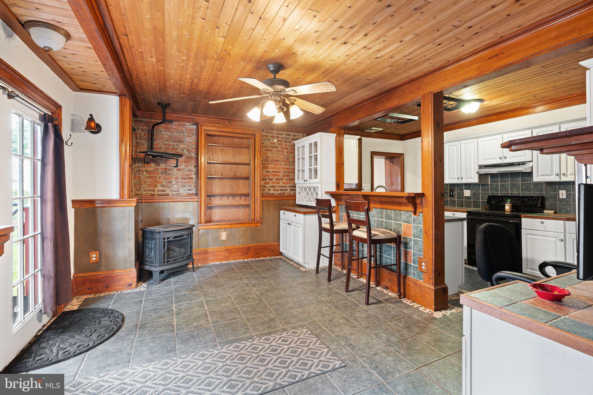 ROXBOROUGH - Residential