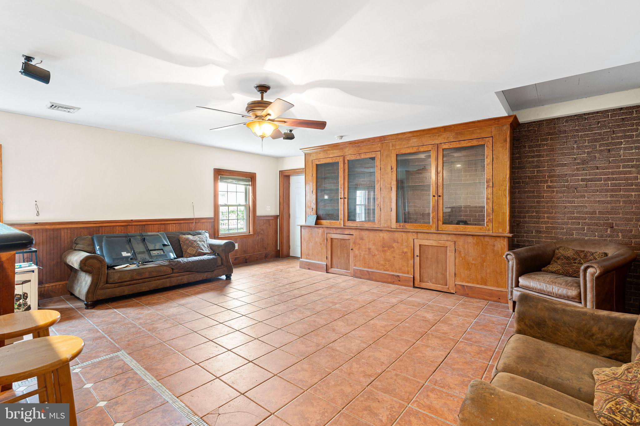 ROXBOROUGH - Residential