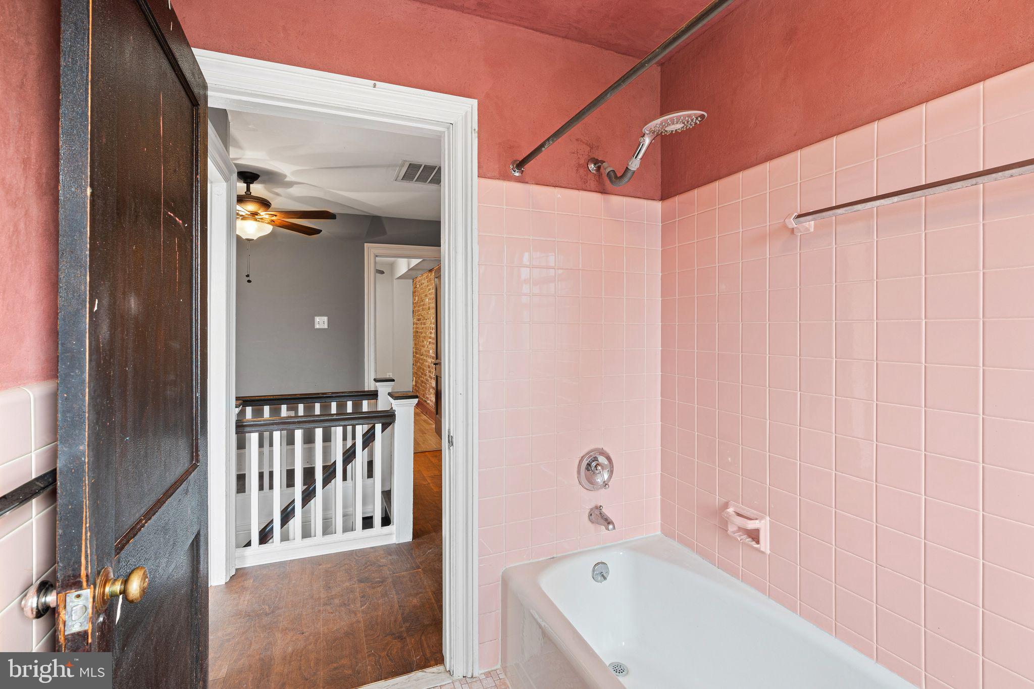 ROXBOROUGH - Residential