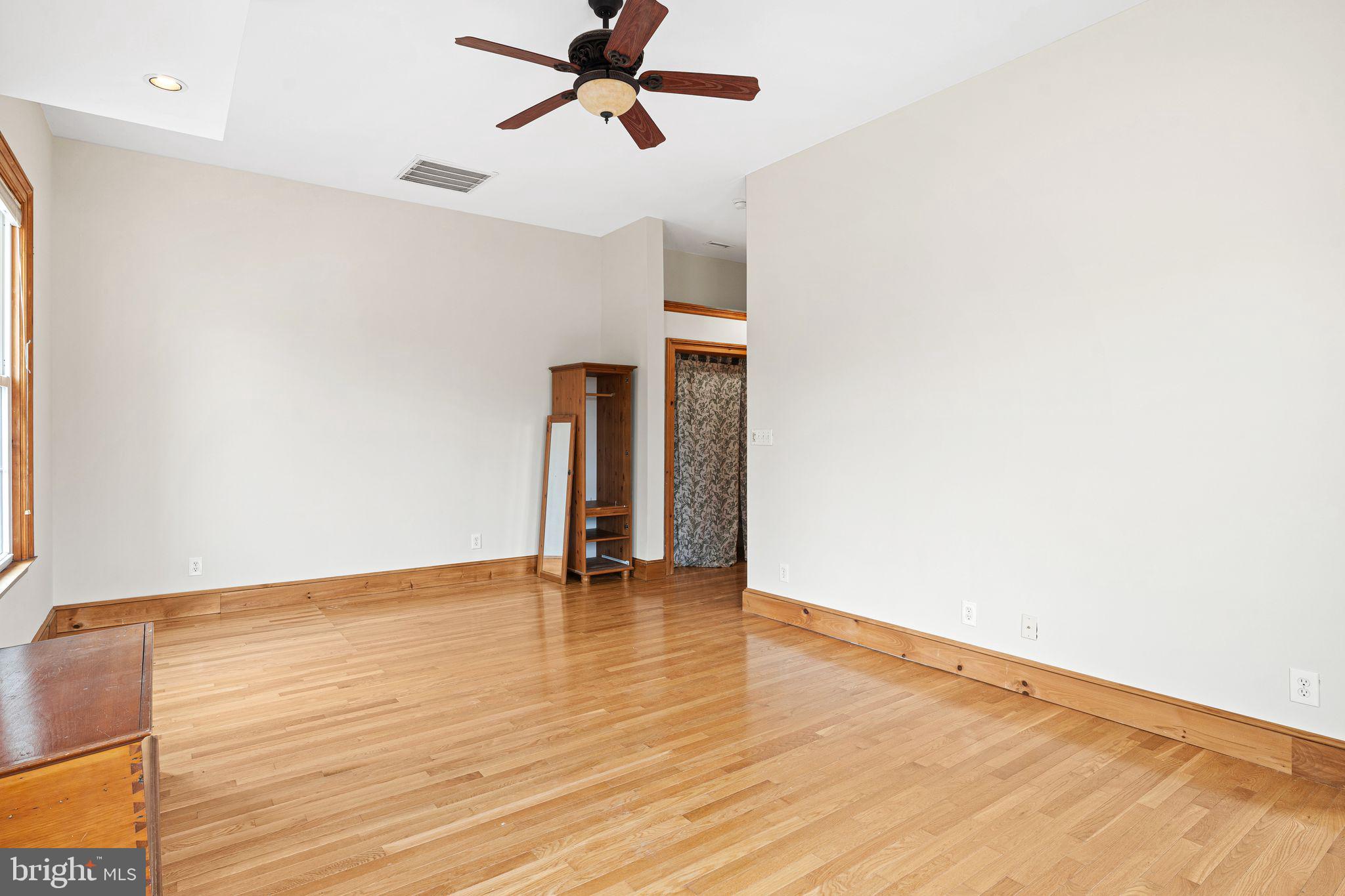 ROXBOROUGH - Residential