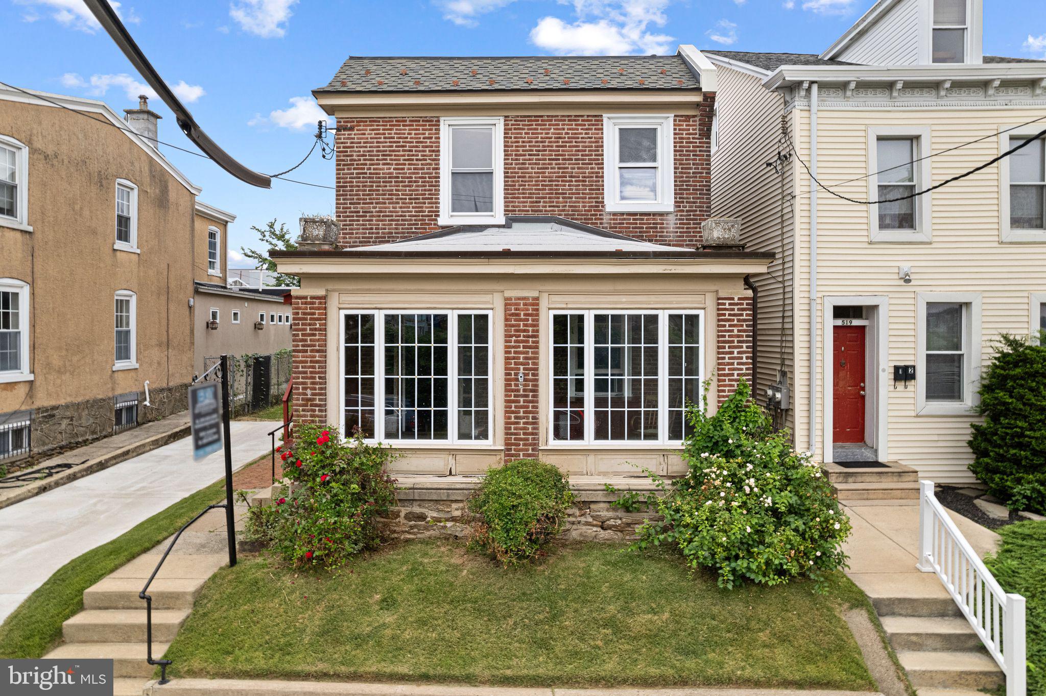 ROXBOROUGH - Residential