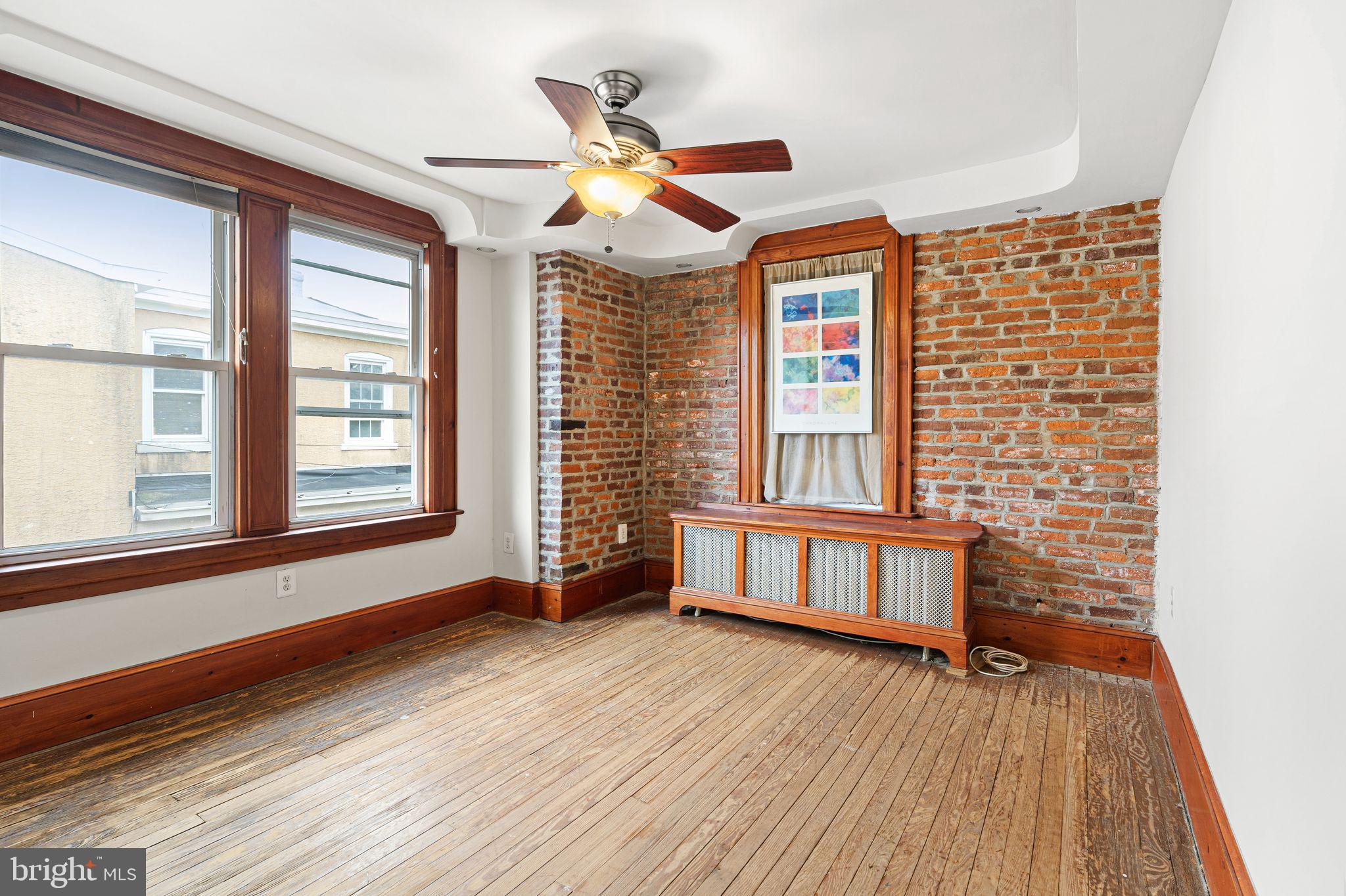 ROXBOROUGH - Residential