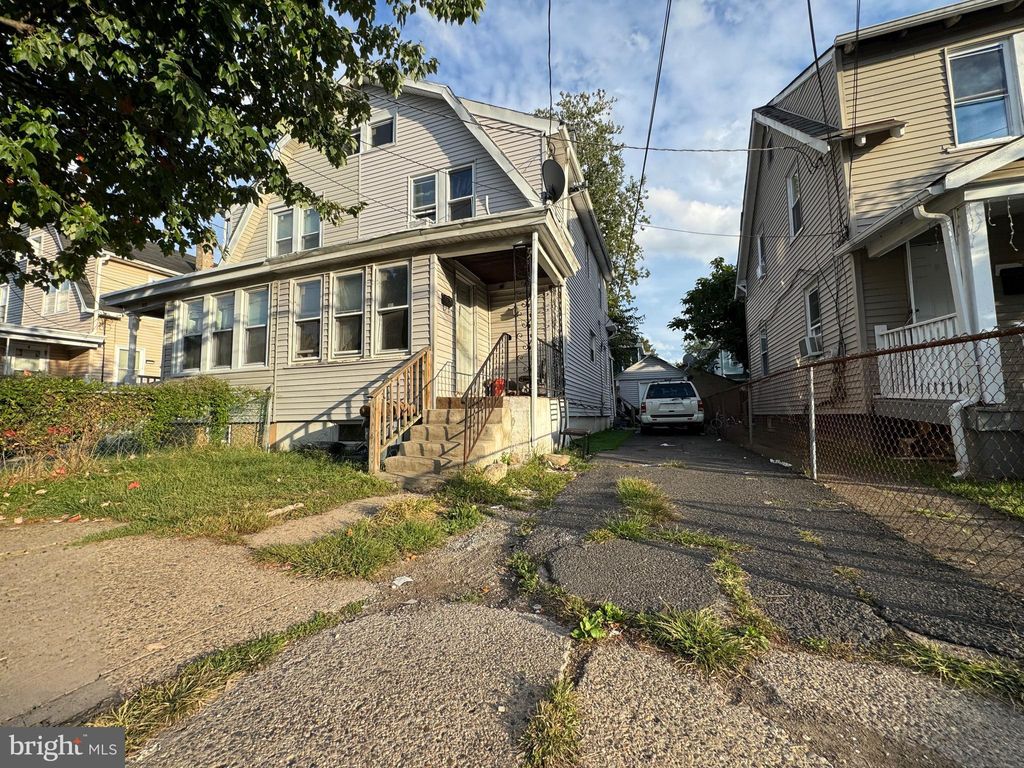 Photo of 313 Tioga Street, TRENTON, NJ 08609 (MLS # NJME2067138)