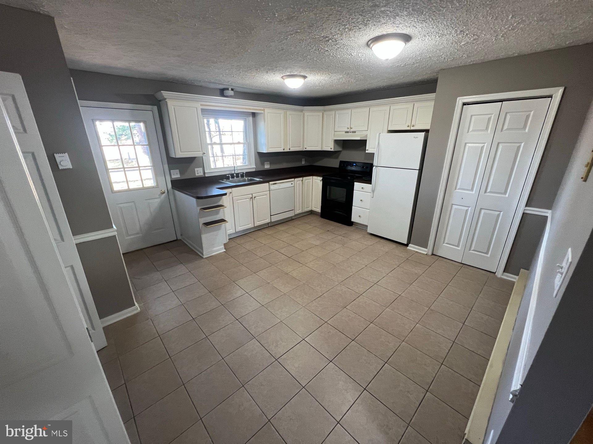 THE PINES - Residential Lease