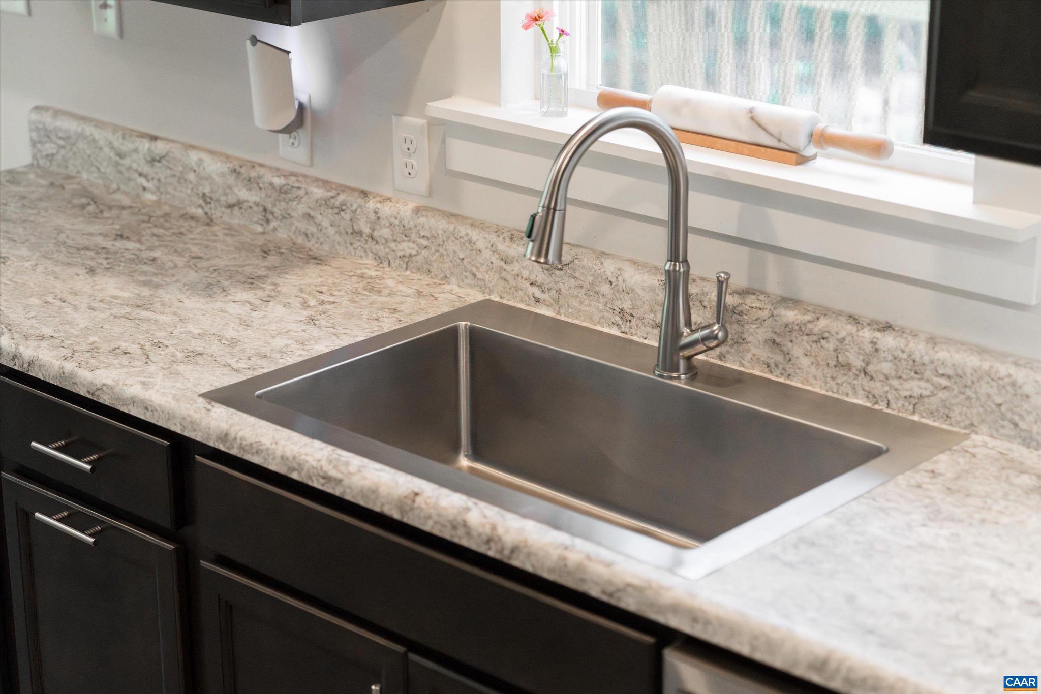 LAKE MONTICELLO - Residential