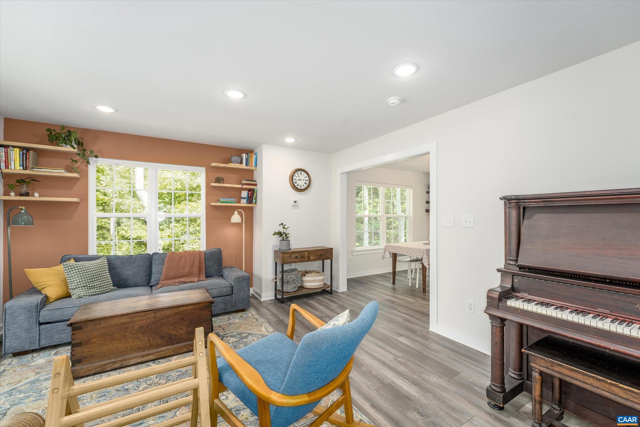 LAKE MONTICELLO - Residential