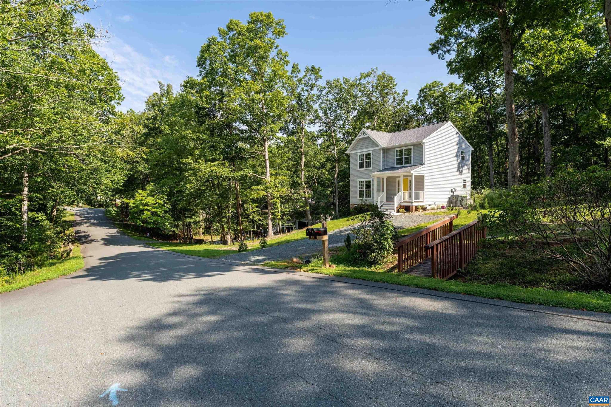 LAKE MONTICELLO - Residential