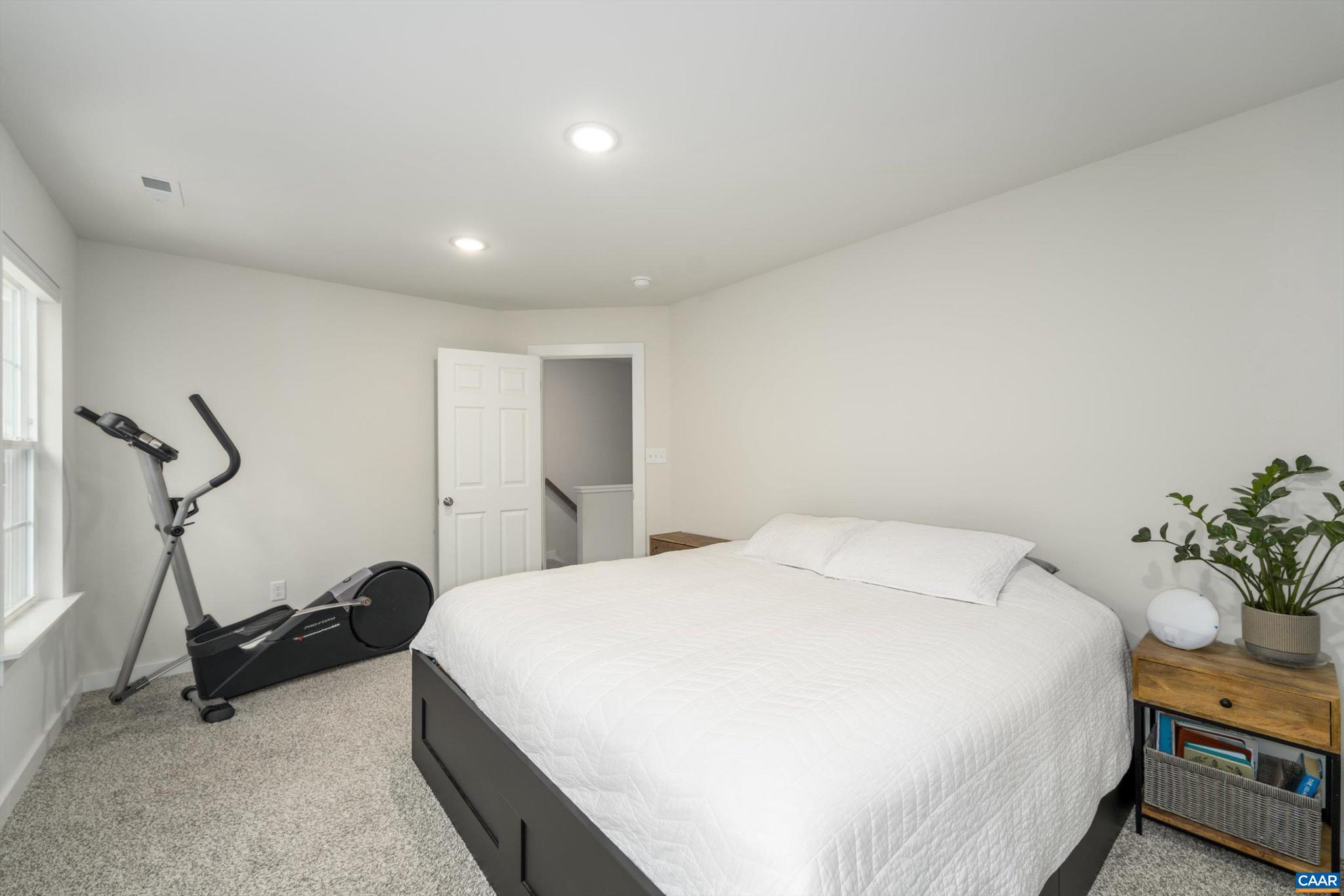 LAKE MONTICELLO - Residential