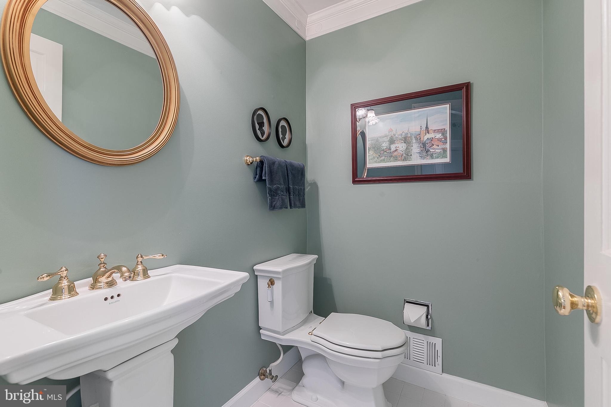 POTOMAC COMMONS - Residential