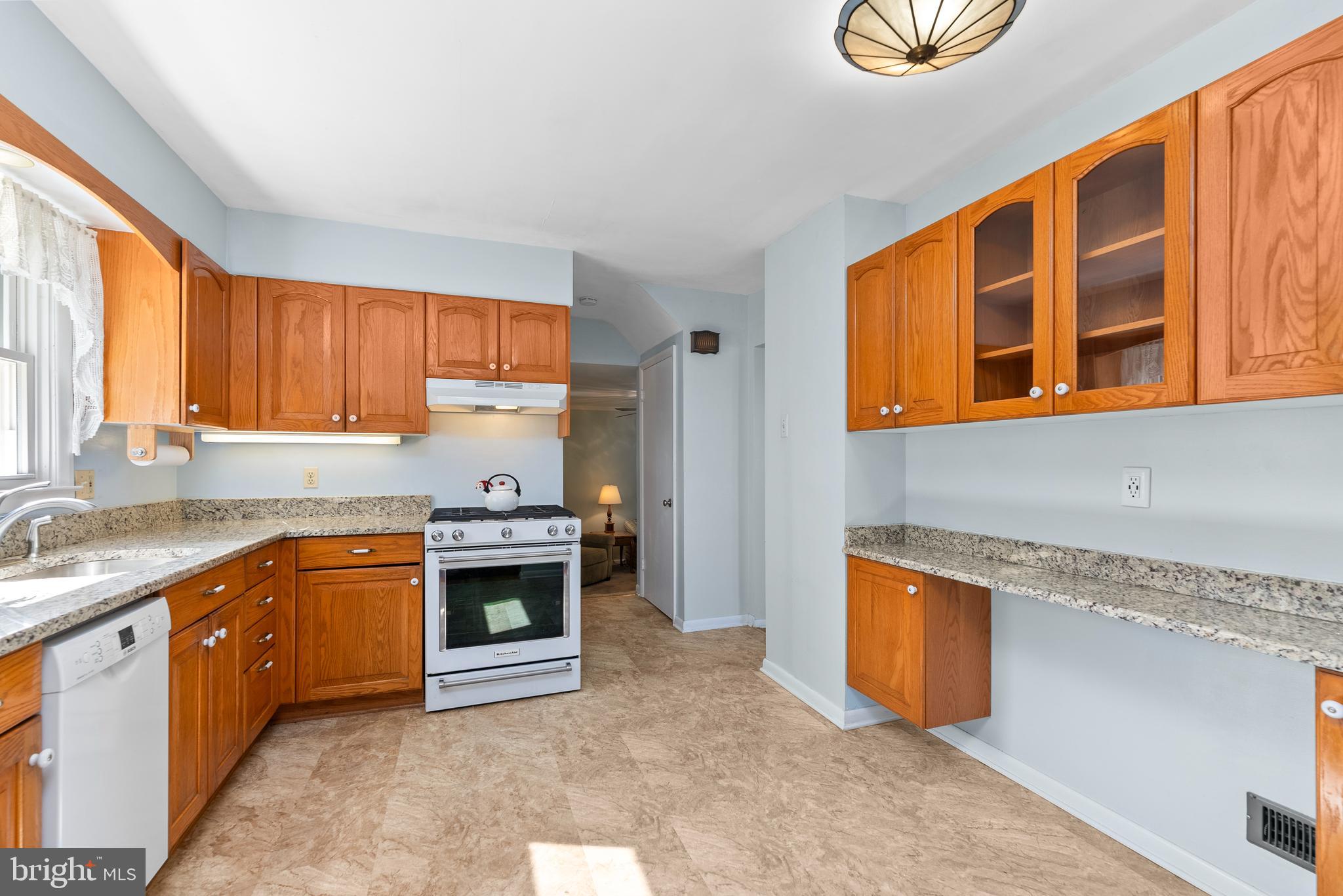 PERRY HALL - Residential