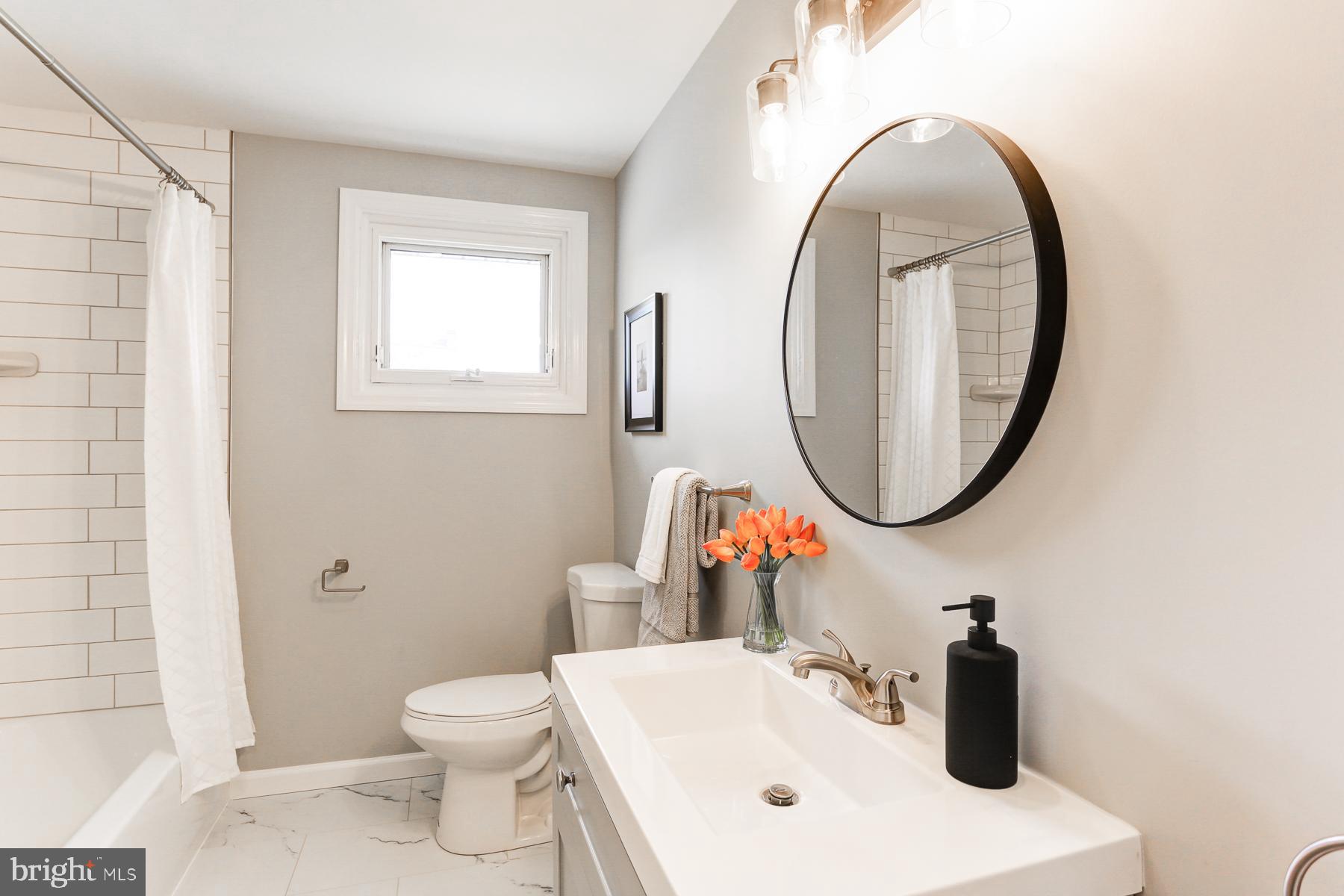 WILSHIRE HILLS - Residential