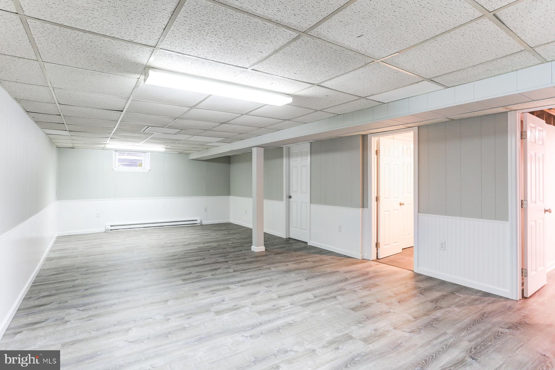 WILSHIRE HILLS - Residential